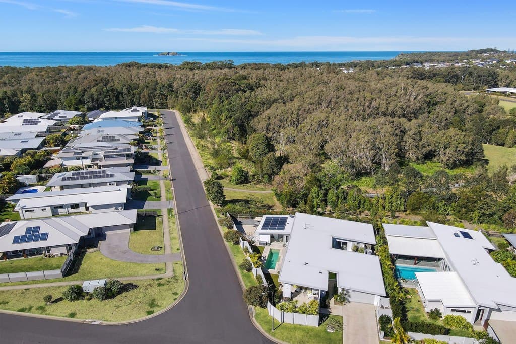14 Cherry Street, Sapphire Beach - Thumbnail 2
