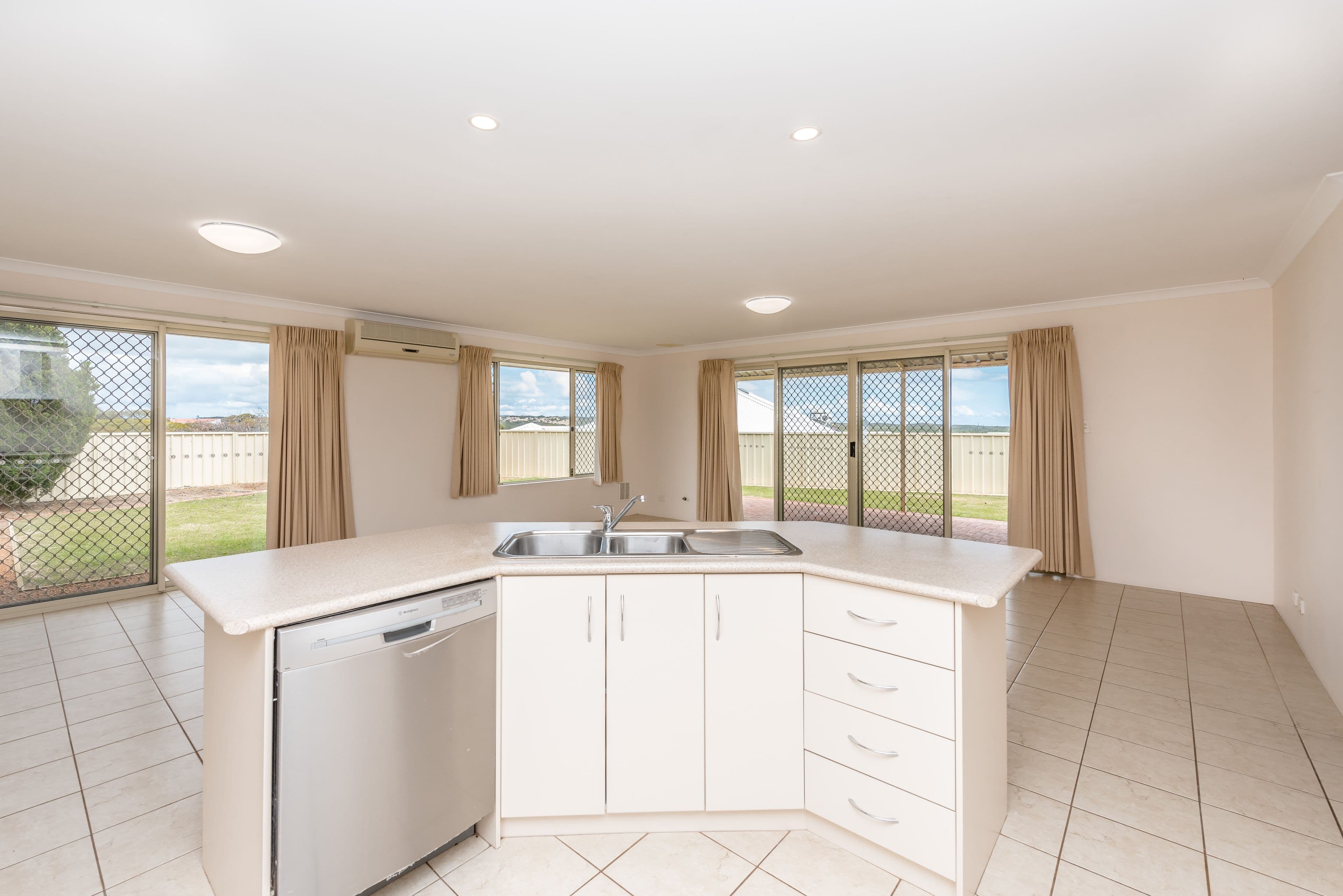 22 Hampshire Drive, Cape Burney WA 6532, Cape Burney - Thumbnail 4