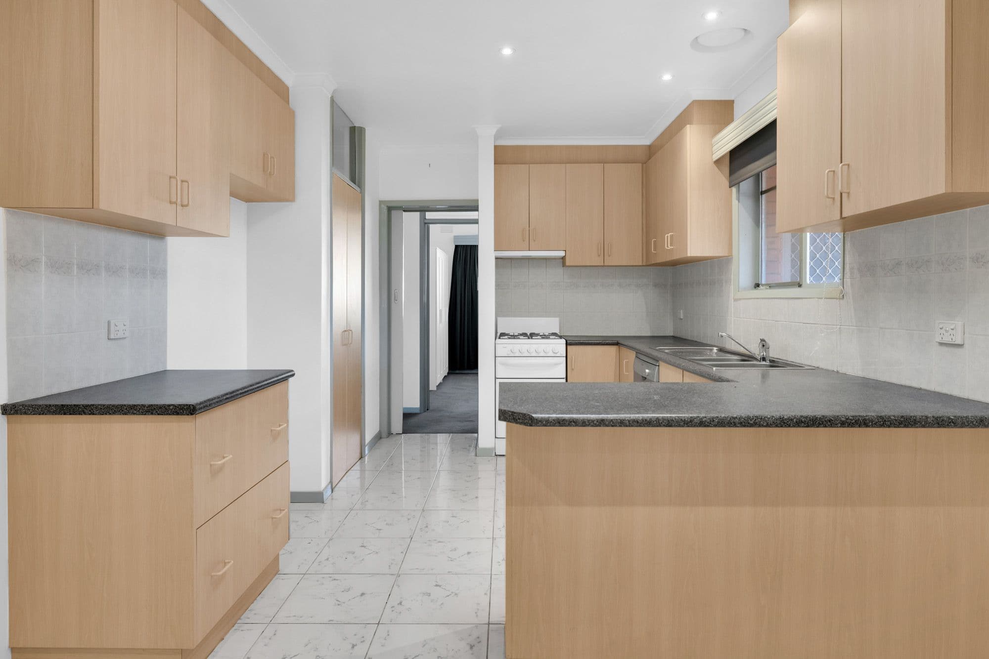 2 Eagle Street, Werribee VIC 3030, Werribee - Thumbnail 2
