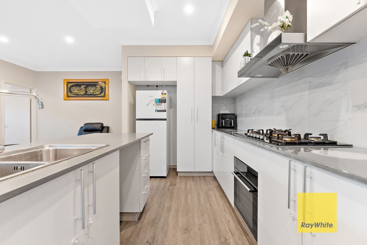 12 Sandon Road, Thornlie WA 6108, Thornlie - Thumbnail 2