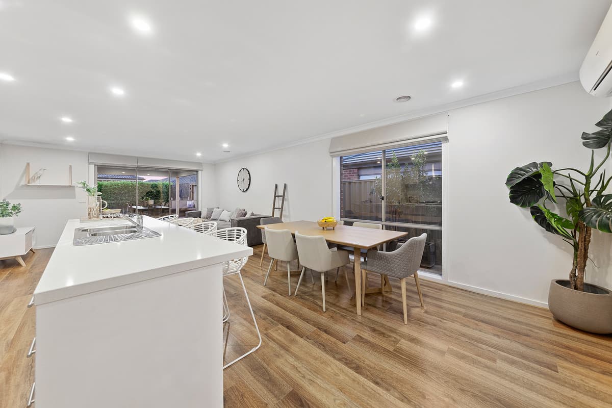 8 Stark Circuit, Cranbourne East VIC 3977, Cranbourne East - Thumbnail 6