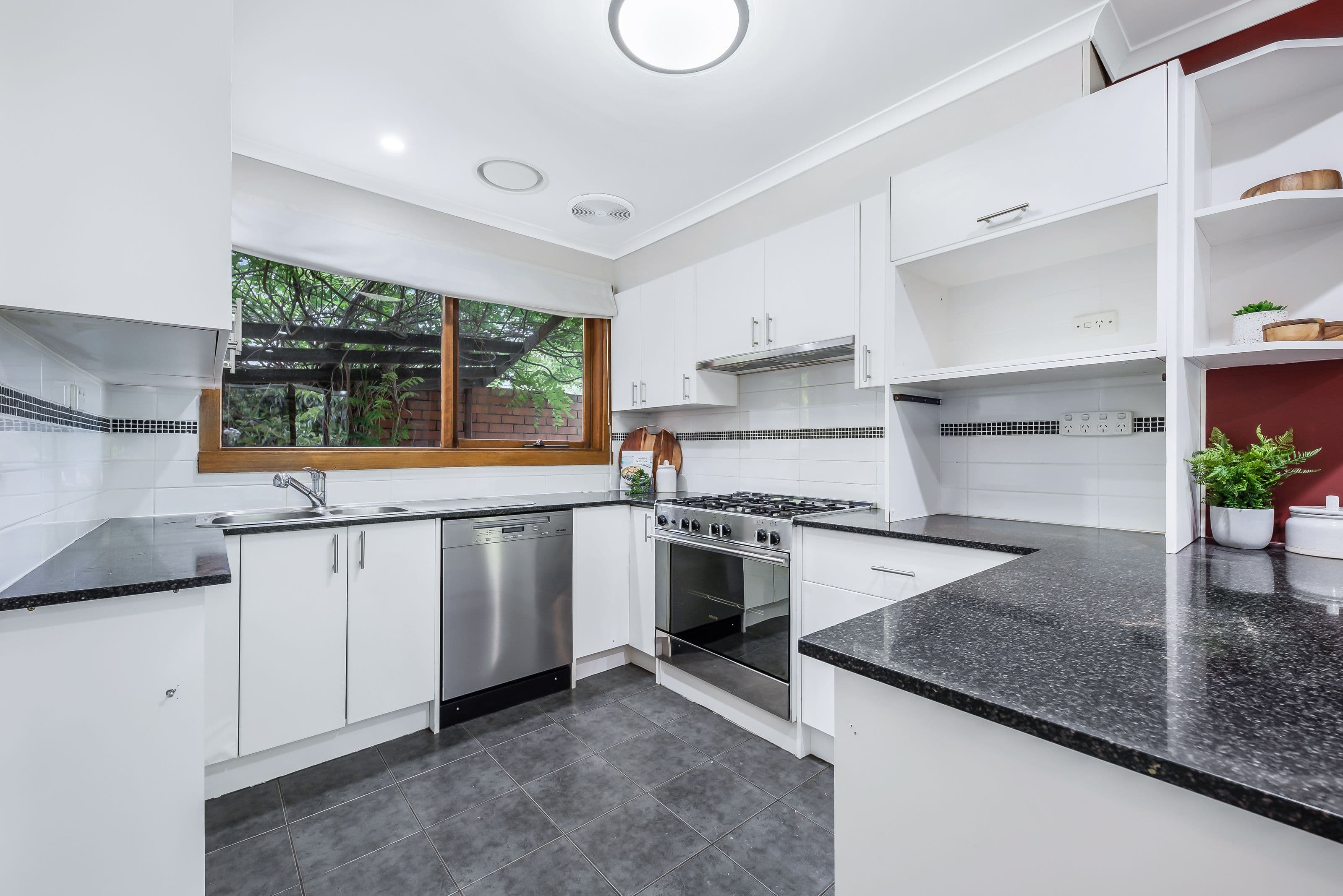 1 Consort Avenue, Vermont South VIC 3133, Vermont South - Thumbnail 5