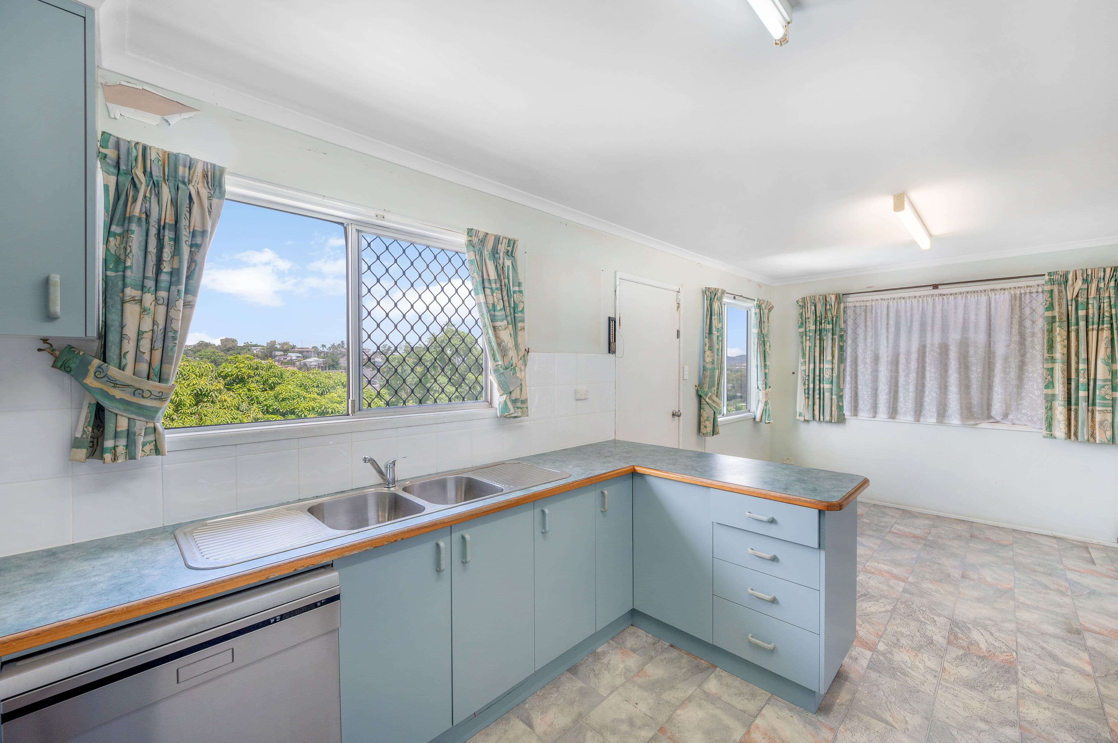 21 Hunter Street, West Gladstone QLD 4680, West Gladstone - Thumbnail 4