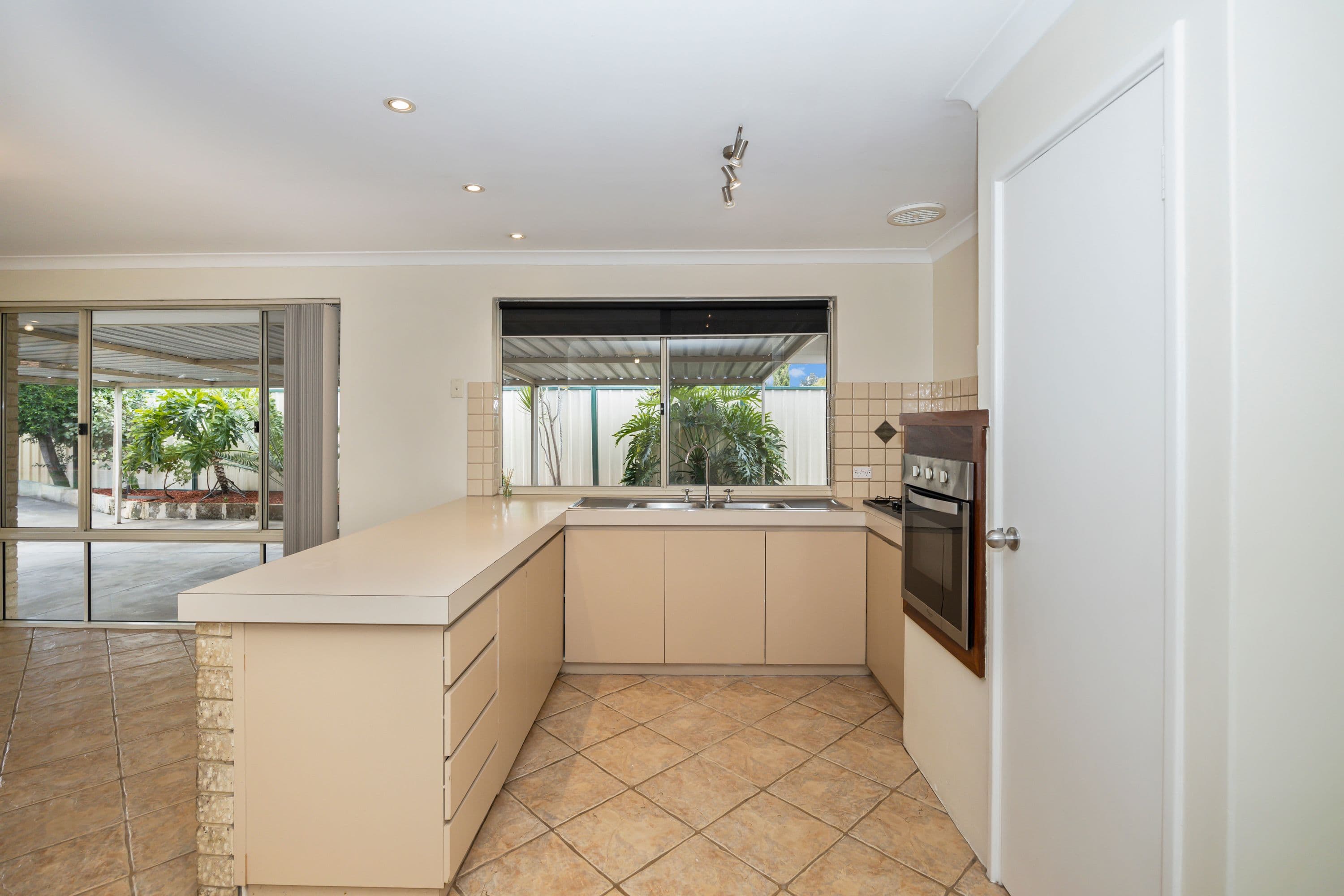 17 Yandal Crescent, Ballajura WA 6066, Ballajura - Thumbnail 6