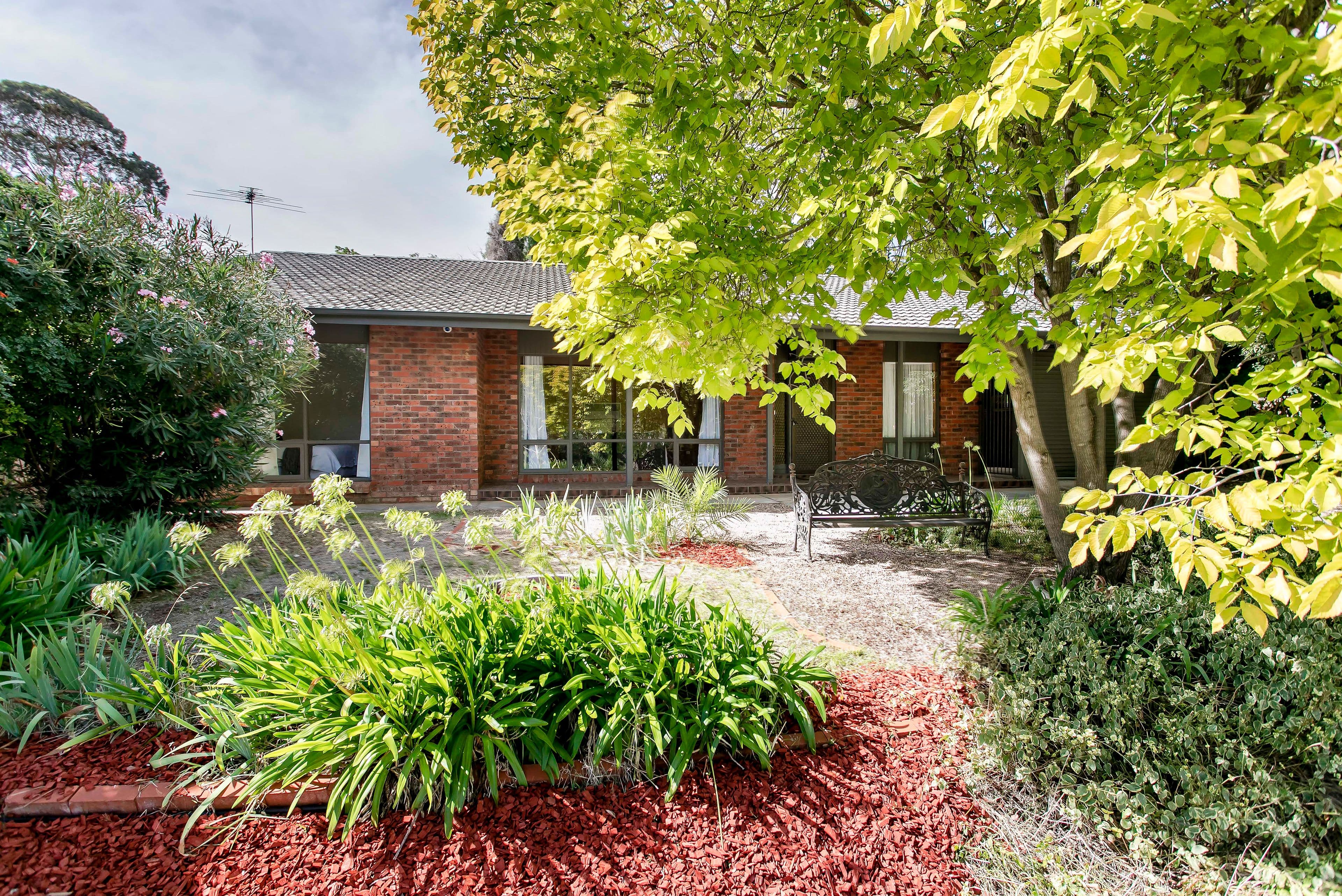 124 Brougham Drive, Valley View SA 5093, Valley View - Thumbnail 2