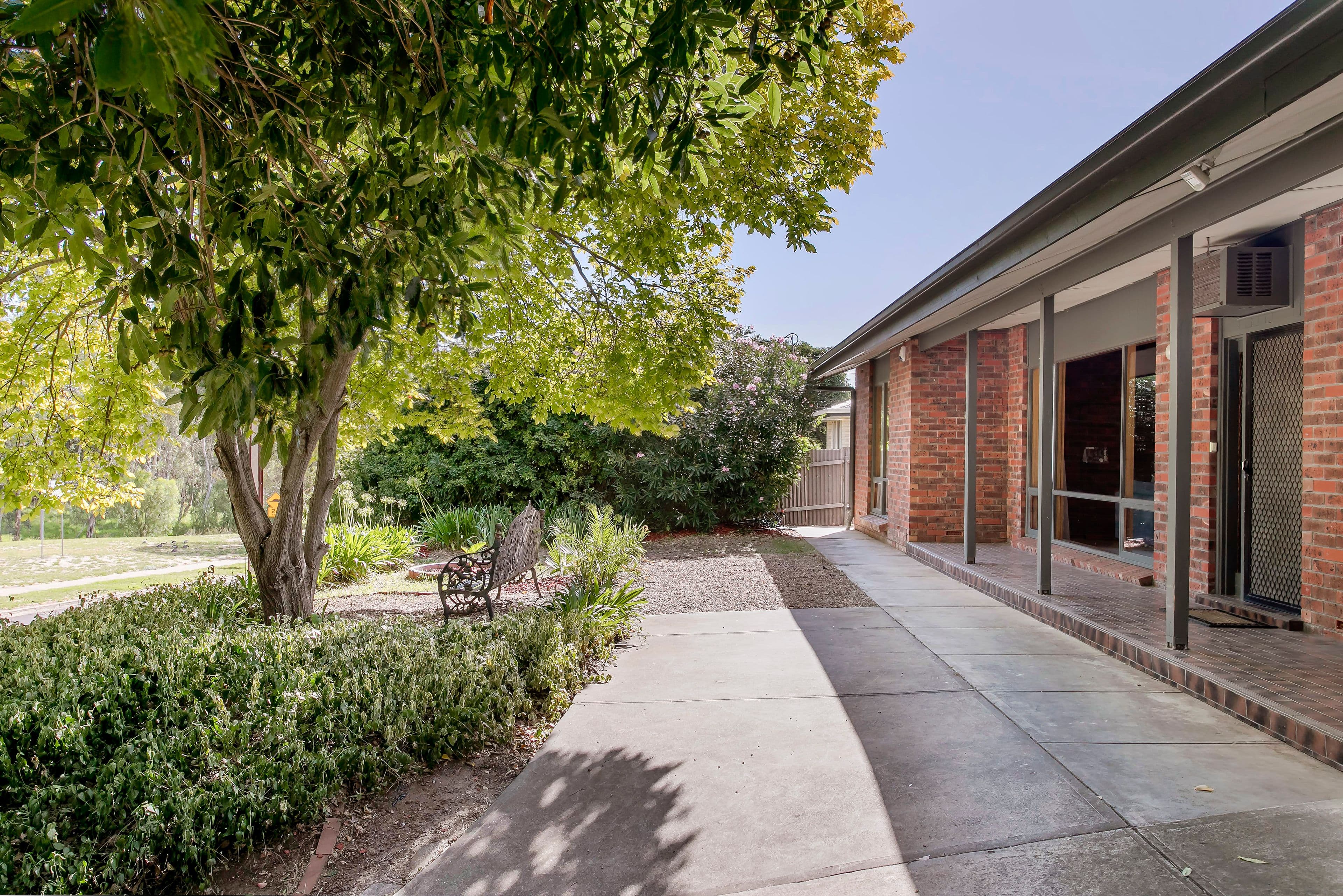 124 Brougham Drive, Valley View SA 5093, Valley View - Thumbnail 4