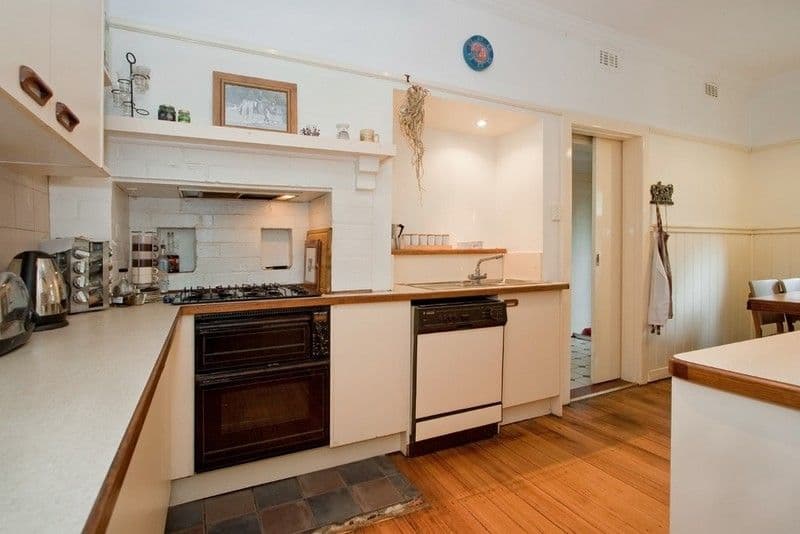 19 Railway Avenue, UPPER FERNTREE GULLY VIC 3156, Upper Ferntree Gully - Thumbnail 2