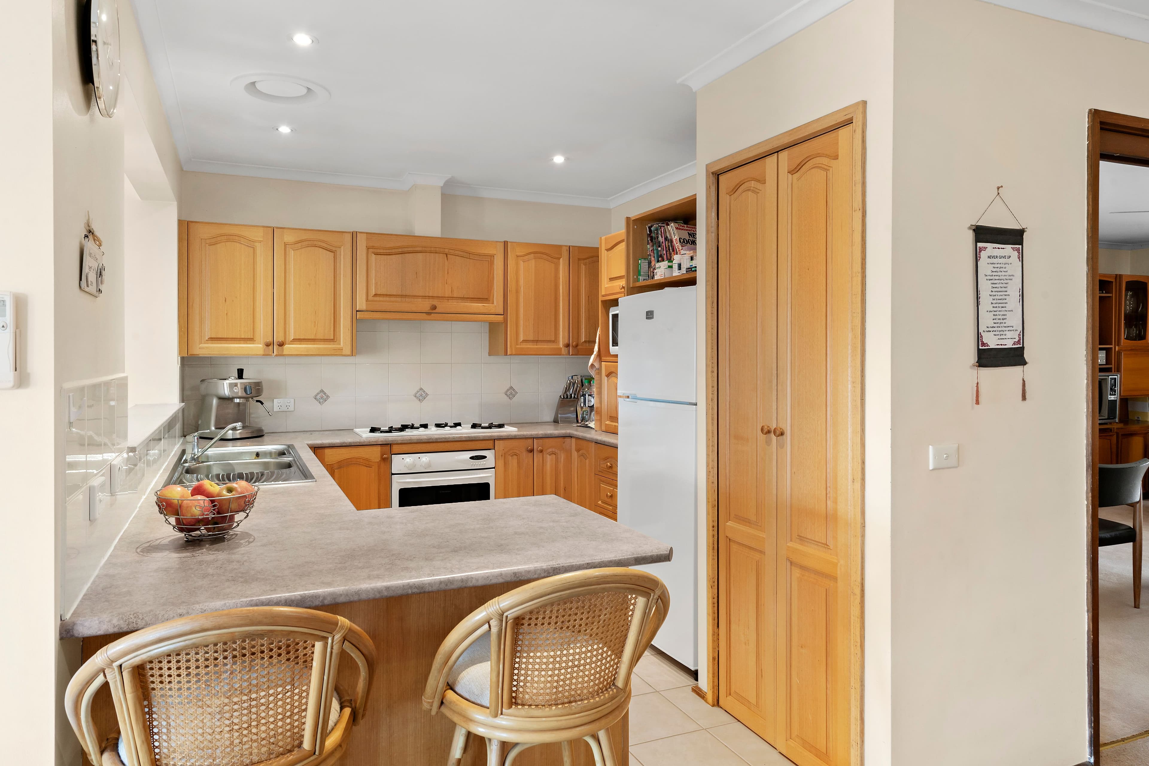 21 Kimba Avenue, Frankston VIC 3199, Frankston - Thumbnail 2