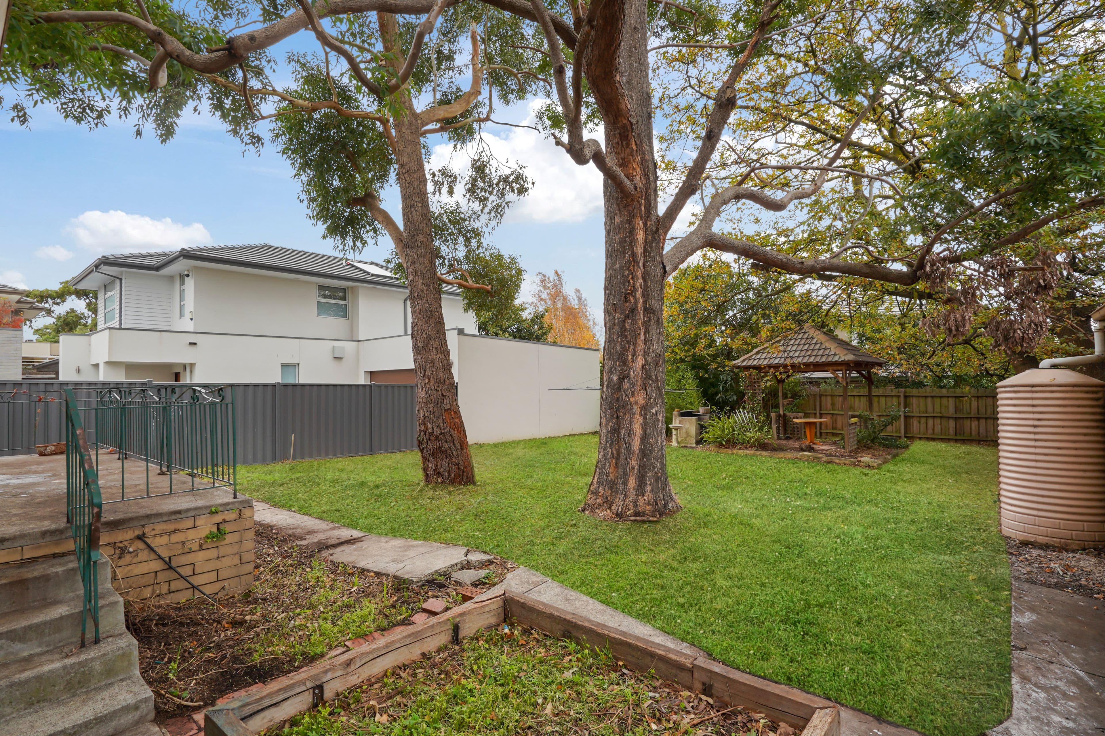 24 Avondale Grove, Mount Waverley VIC 3149, Mount Waverley - Thumbnail 4