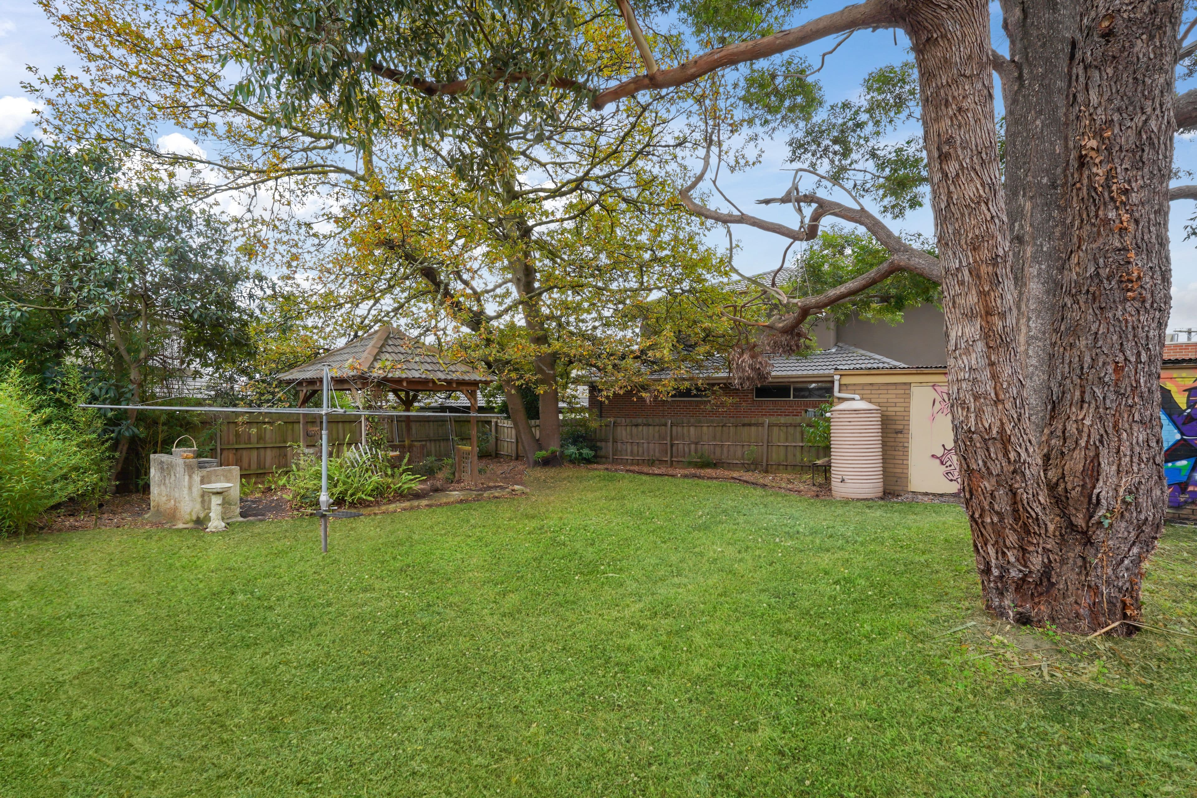 24 Avondale Grove, Mount Waverley VIC 3149, Mount Waverley - Thumbnail 5