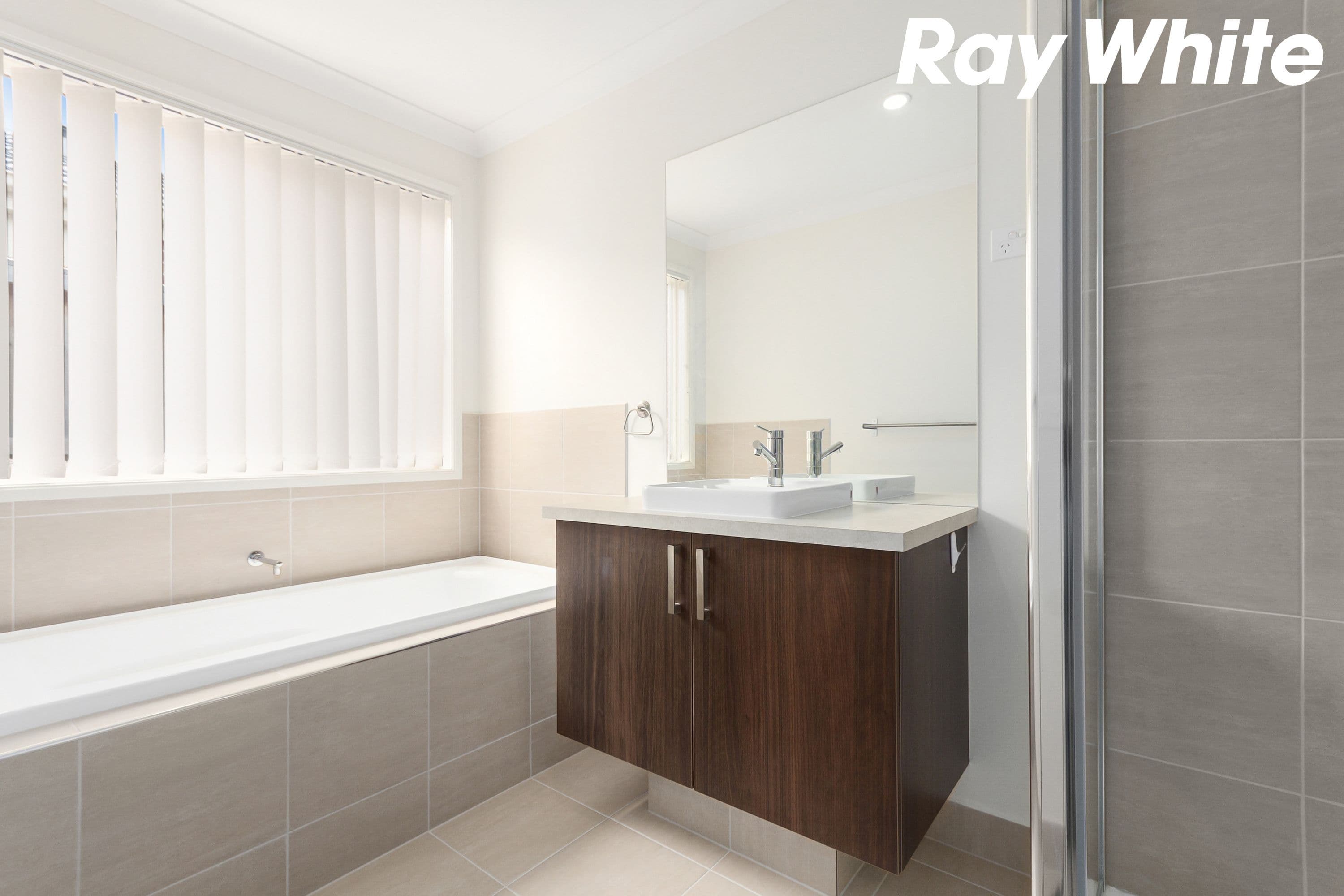 21 Clarendon Street, Pakenham VIC 3810, Pakenham - Thumbnail 6