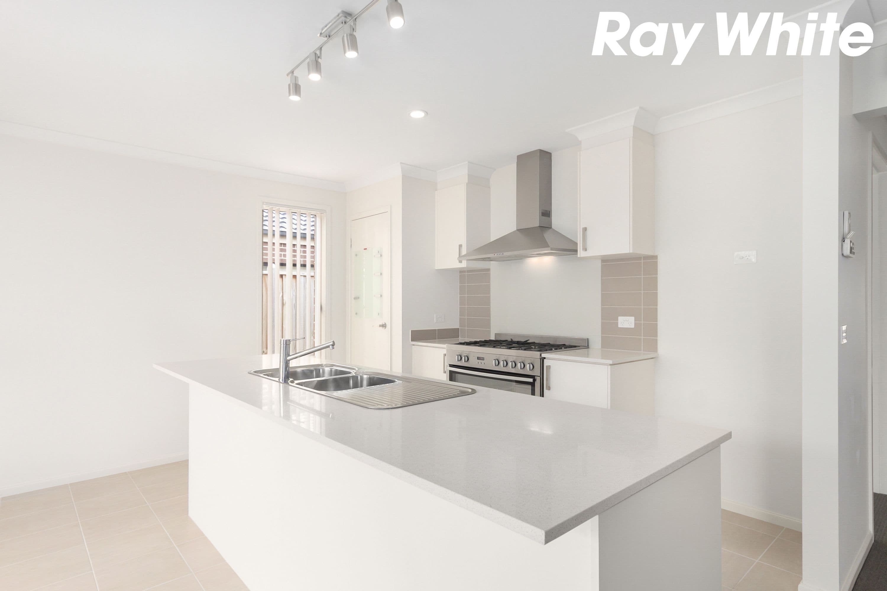 21 Clarendon Street, Pakenham VIC 3810, Pakenham - Thumbnail 8