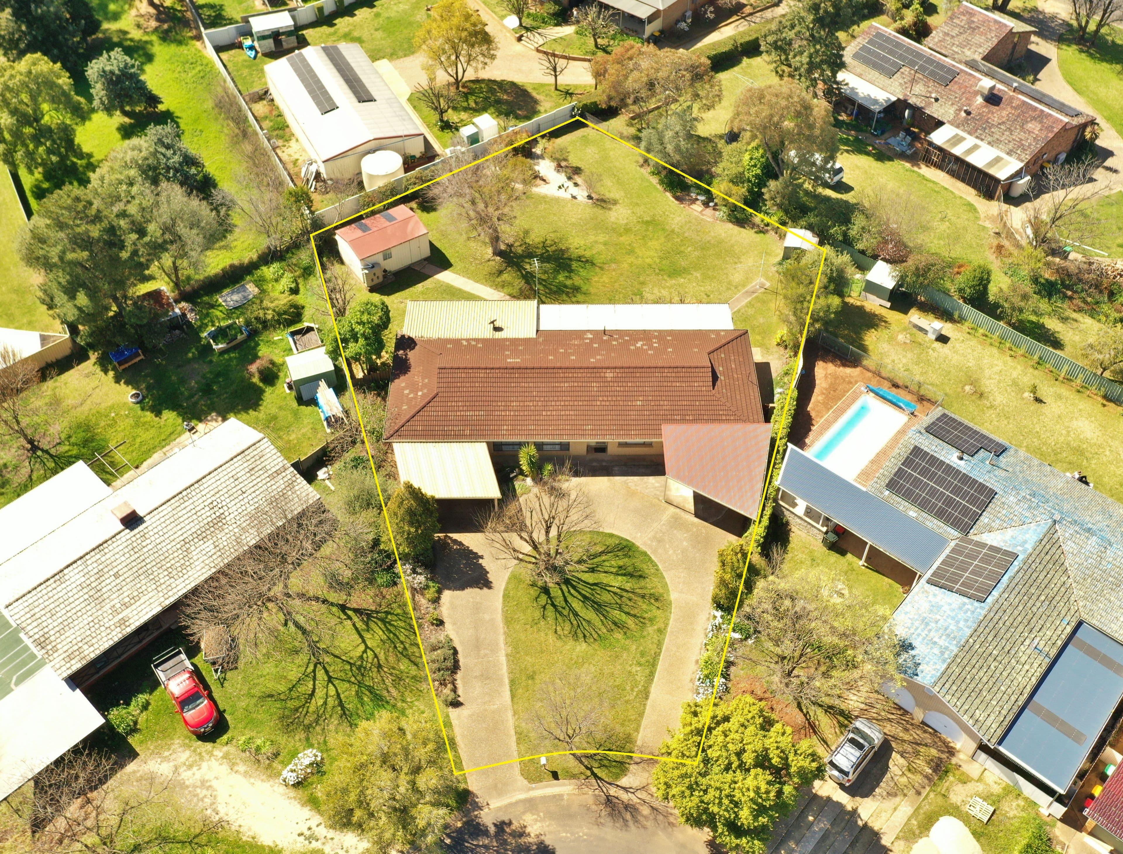 9 Normoyle Crescent, Young NSW 2594, Young - Thumbnail 2
