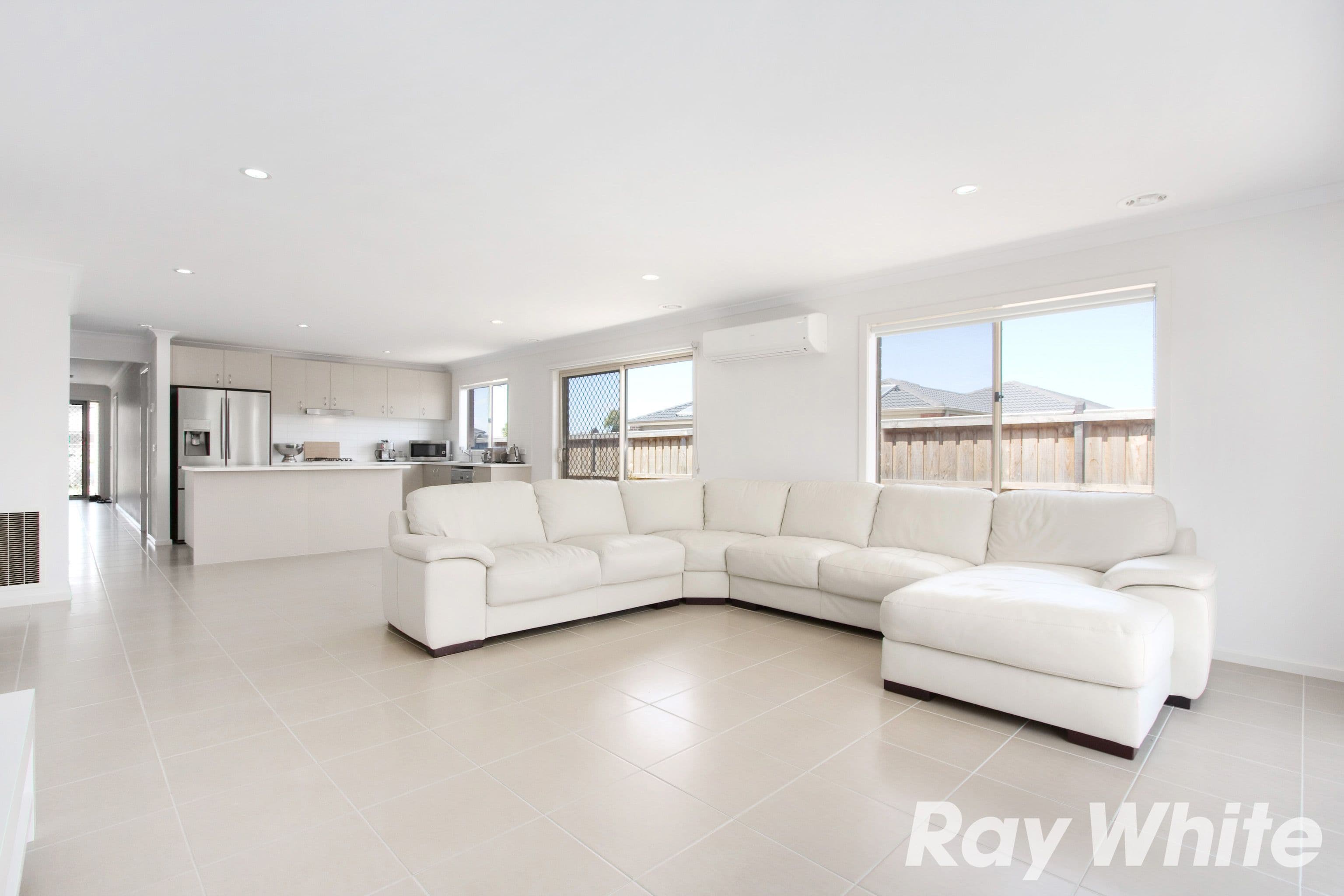3 Glenelg Street, Clyde North VIC 3978, Clyde North - Thumbnail 3