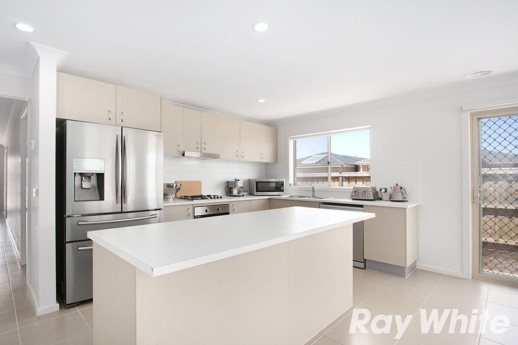 3 Glenelg Street, Clyde North VIC 3978, Clyde North - Thumbnail 4