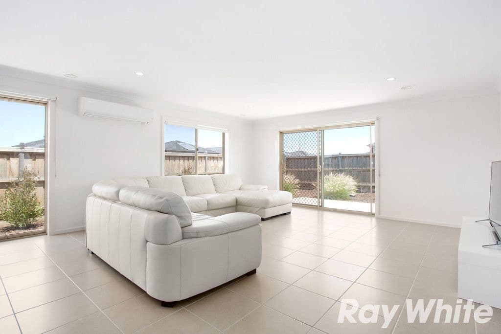 3 Glenelg Street, Clyde North VIC 3978, Clyde North - Thumbnail 5