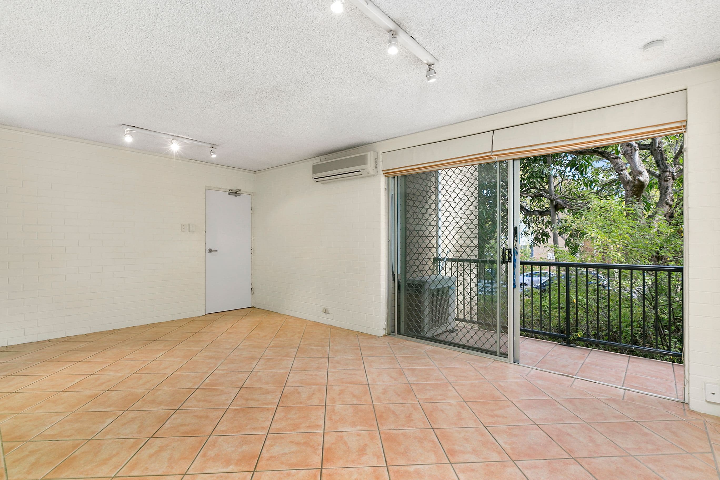 21 McIlwraith Street, Auchenflower QLD 4066, Auchenflower - Thumbnail 2