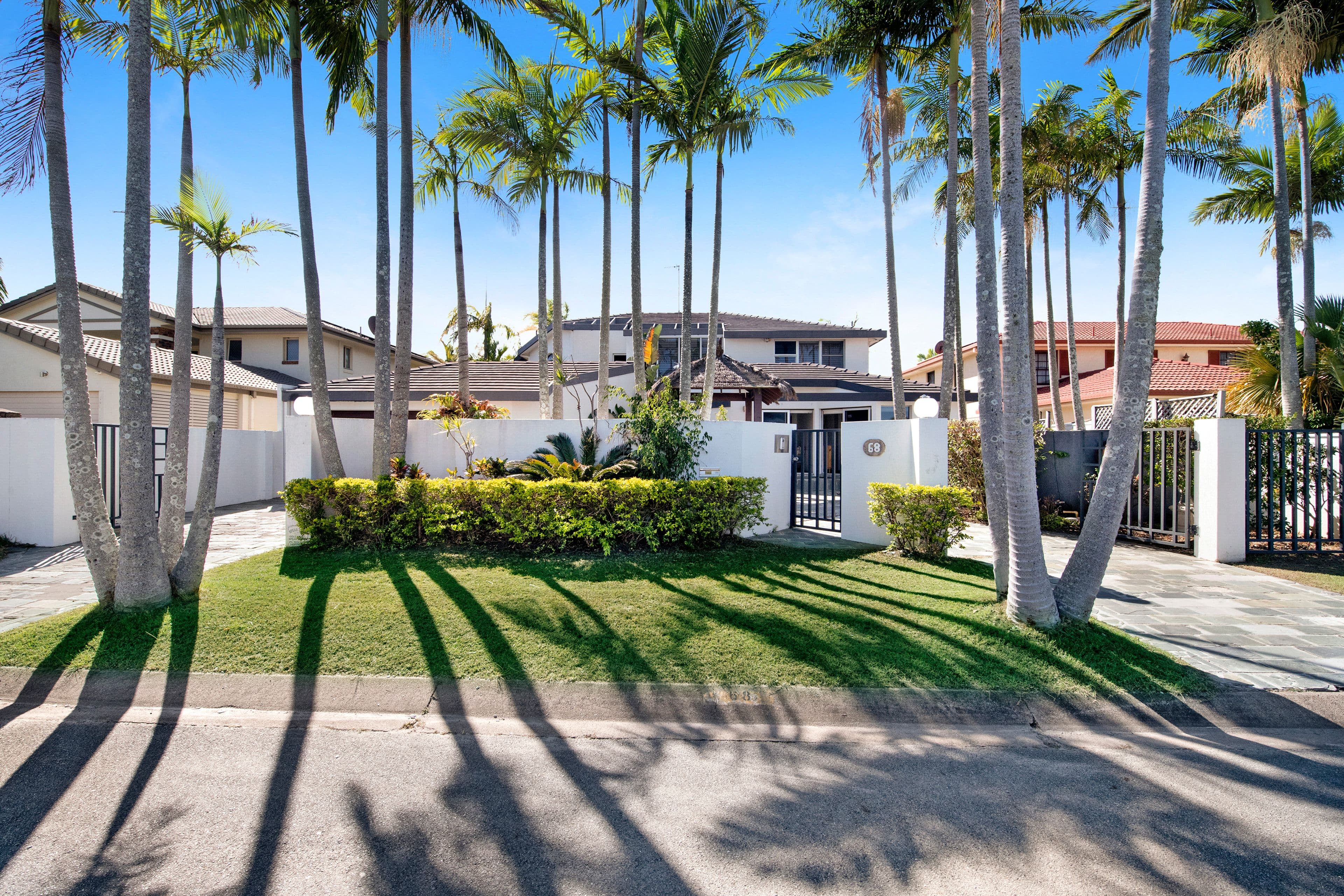 68 Waitomo Street, Broadbeach Waters QLD 4218, Broadbeach Waters - Thumbnail 5