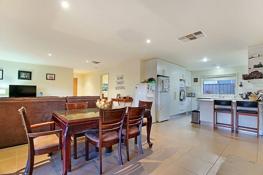 10 Grange Close, Wodonga VIC 3690, Wodonga - Thumbnail 2