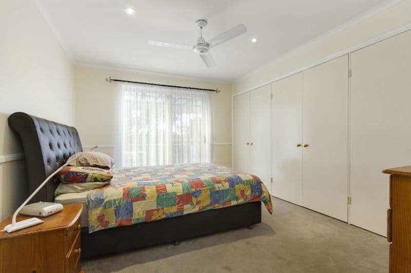 16 Karoola Crescent, Surfside - Thumbnail 7