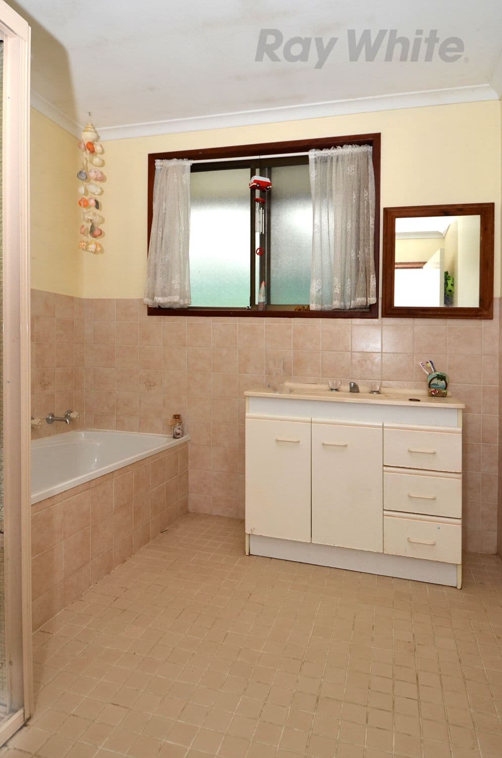 6 Bonthorpe Court, Millbrook WA 6330, Millbrook - Thumbnail 6