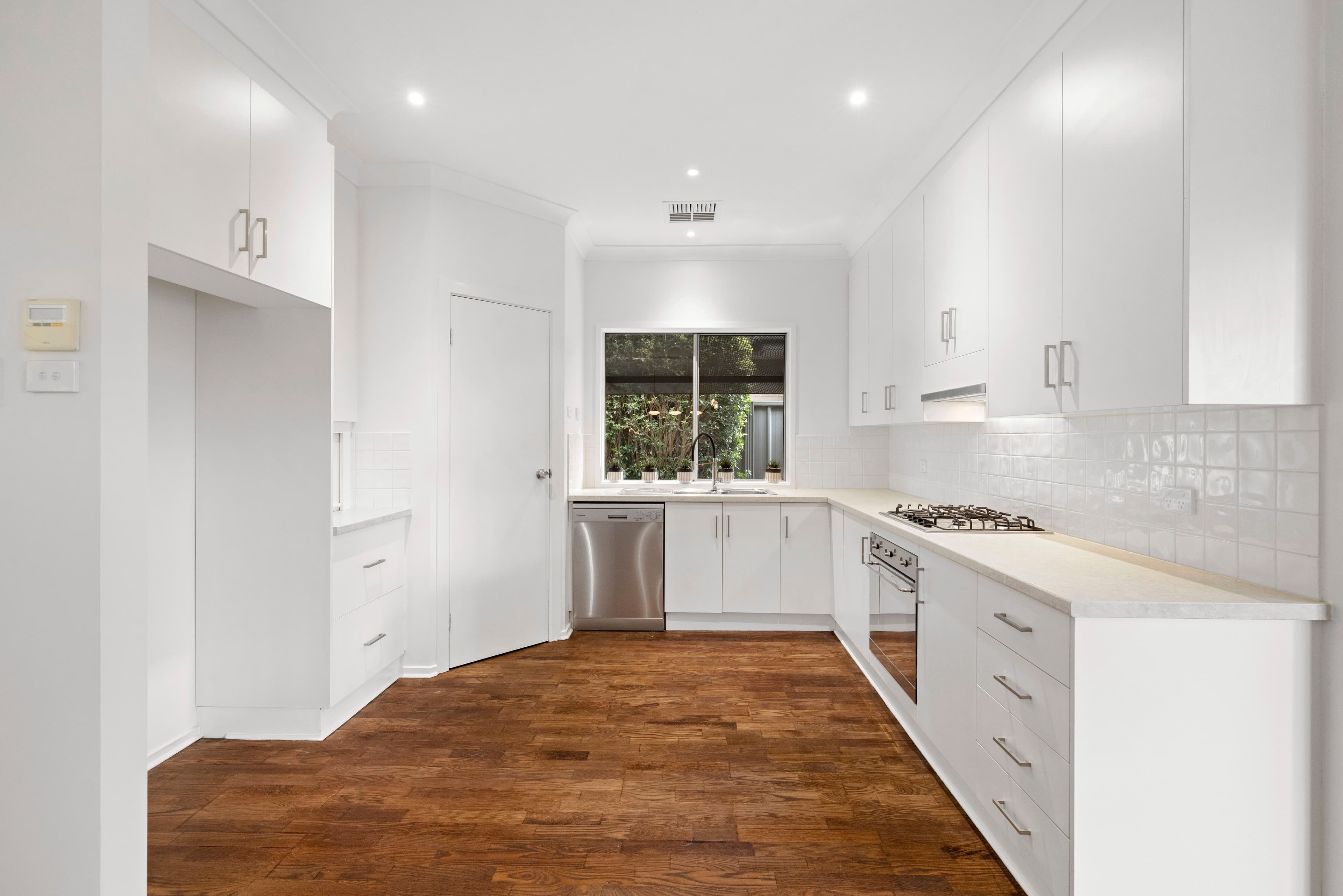 25 Sutton Avenue, Seacombe Gardens SA 5047, Seacombe Gardens - Thumbnail 5