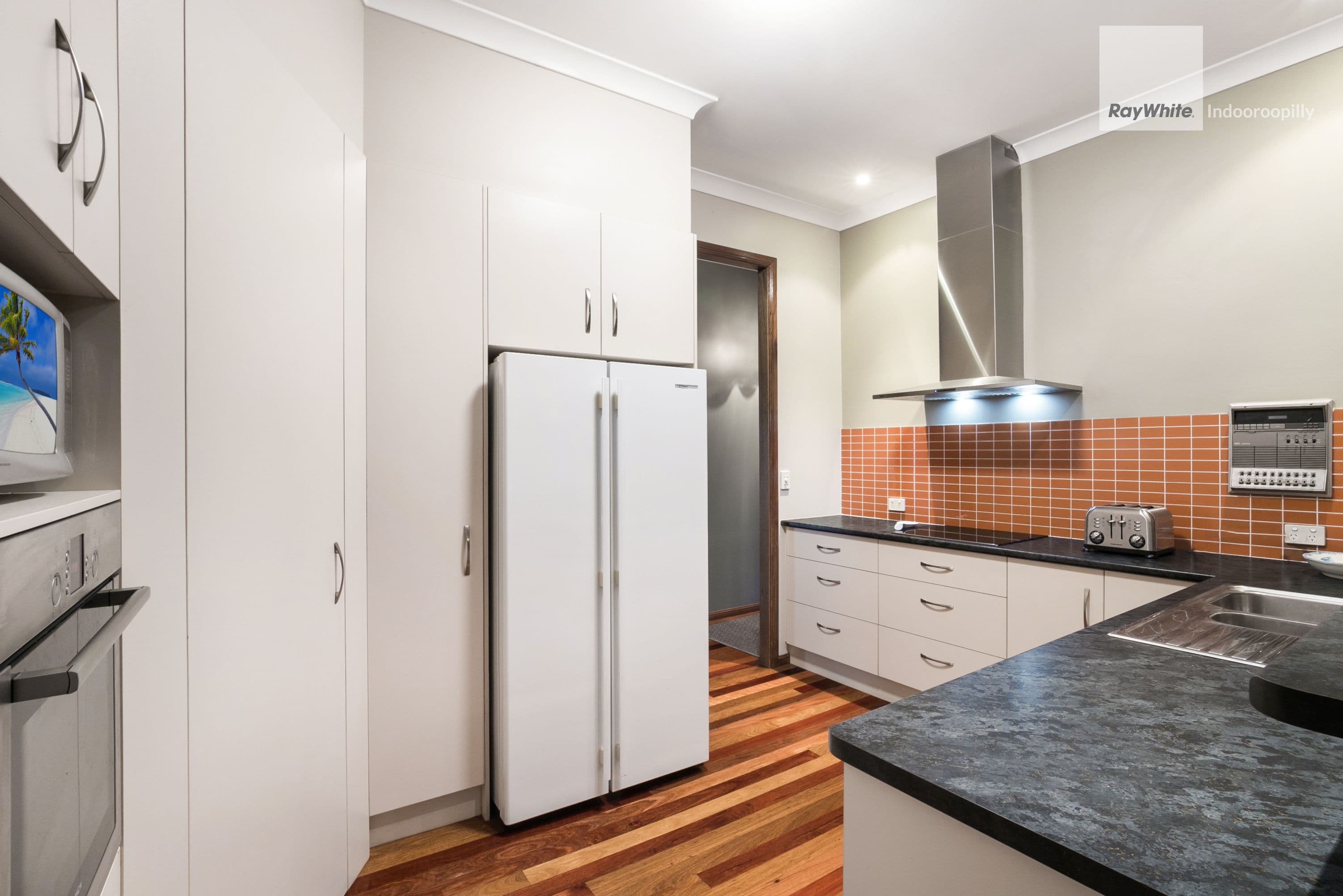 65 Disraeli Street, Indooroopilly QLD 4068, Indooroopilly - Thumbnail 5