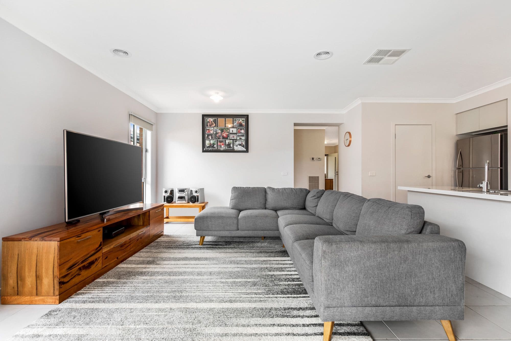 24 Pastille Road, Manor Lakes VIC 3024, Manor Lakes - Thumbnail 2