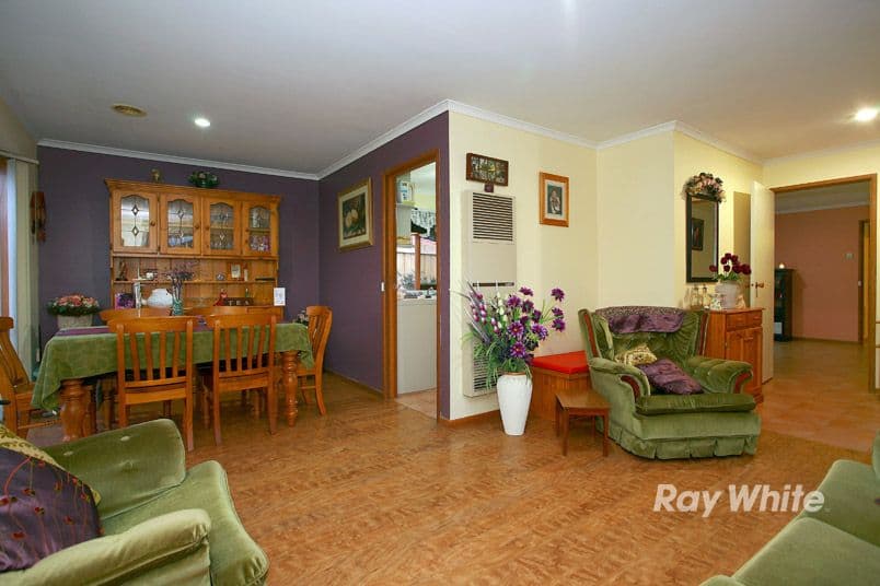 9 Hoop Pine Court, CRANBOURNE NORTH VIC 3977, Cranbourne North - Thumbnail 3