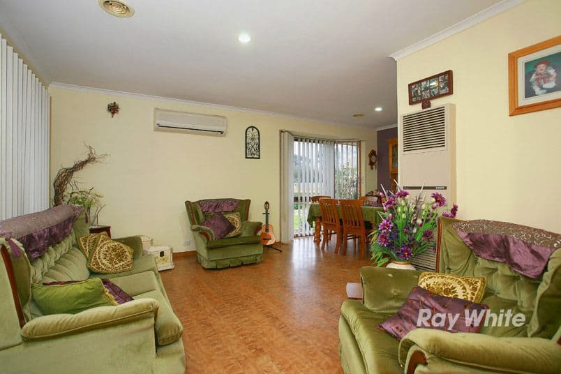 9 Hoop Pine Court, CRANBOURNE NORTH VIC 3977, Cranbourne North - Thumbnail 4