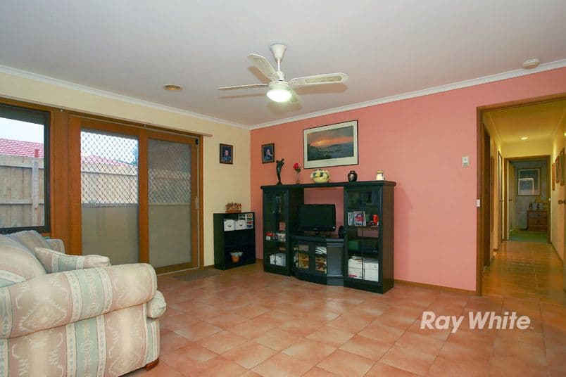 9 Hoop Pine Court, CRANBOURNE NORTH VIC 3977, Cranbourne North - Thumbnail 8