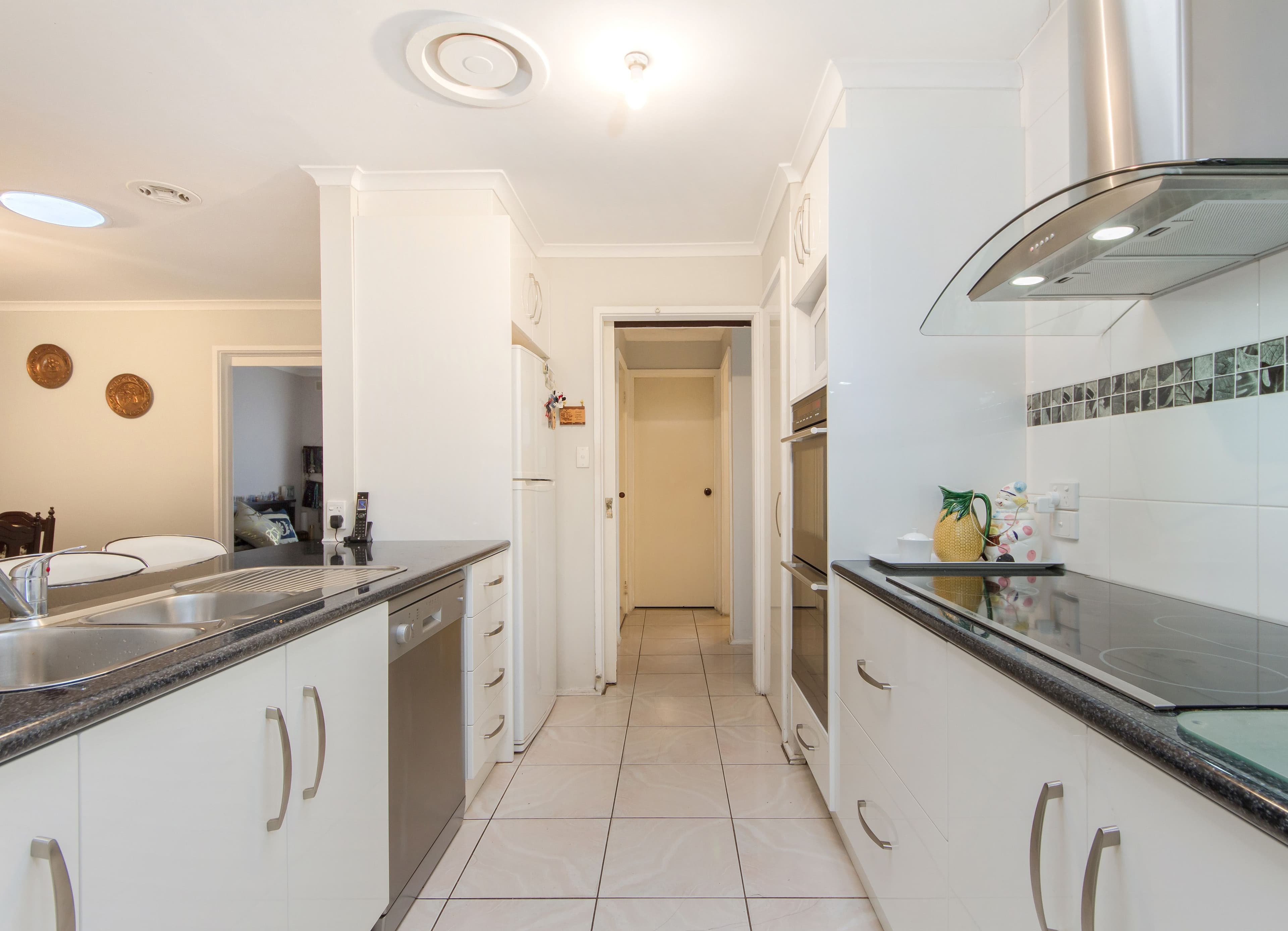 1 Clarke Avenue, St Albans VIC 3021, St Albans - Thumbnail 5
