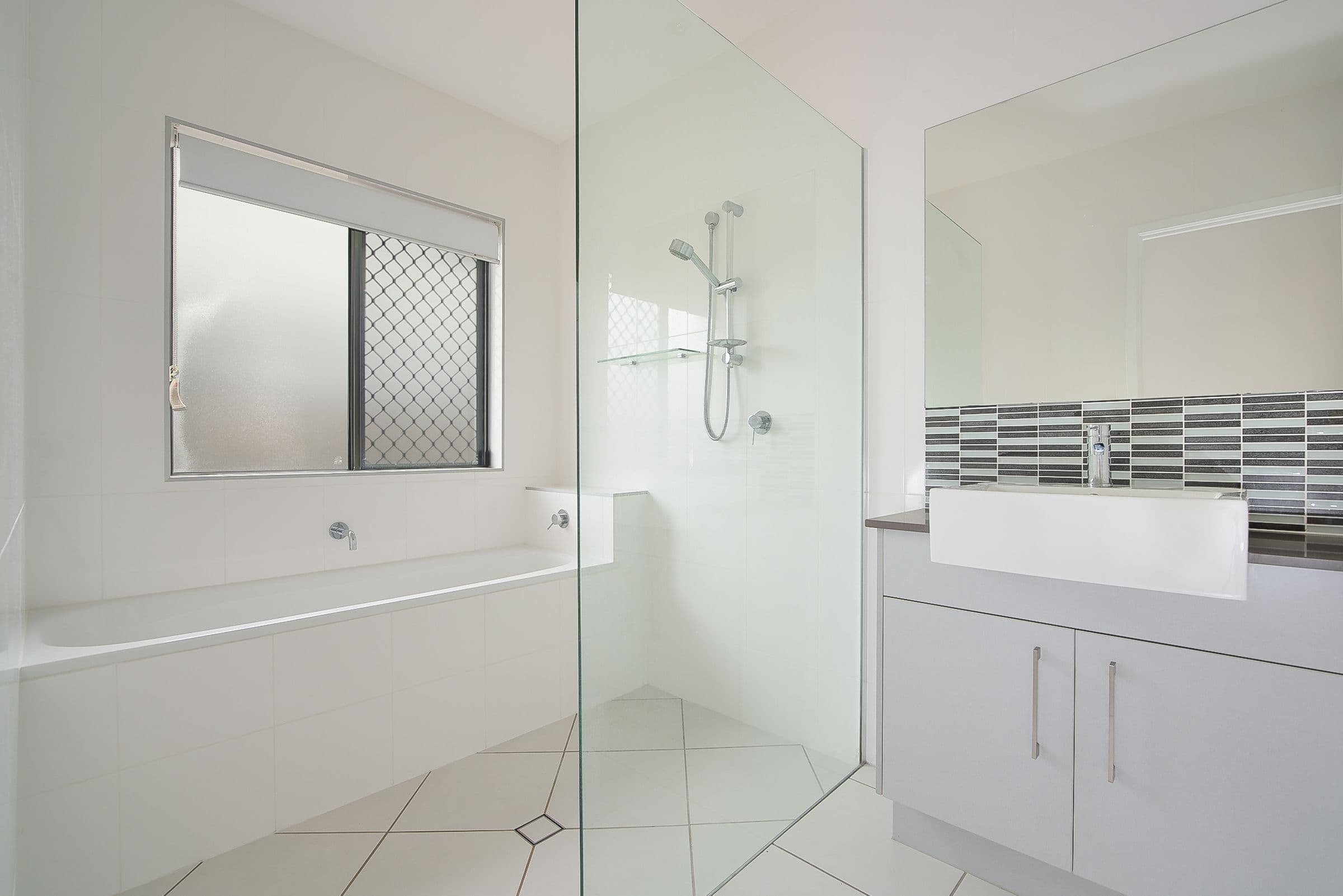 49 Iris Road, Kirkwood QLD 4680, Kirkwood - Thumbnail 8