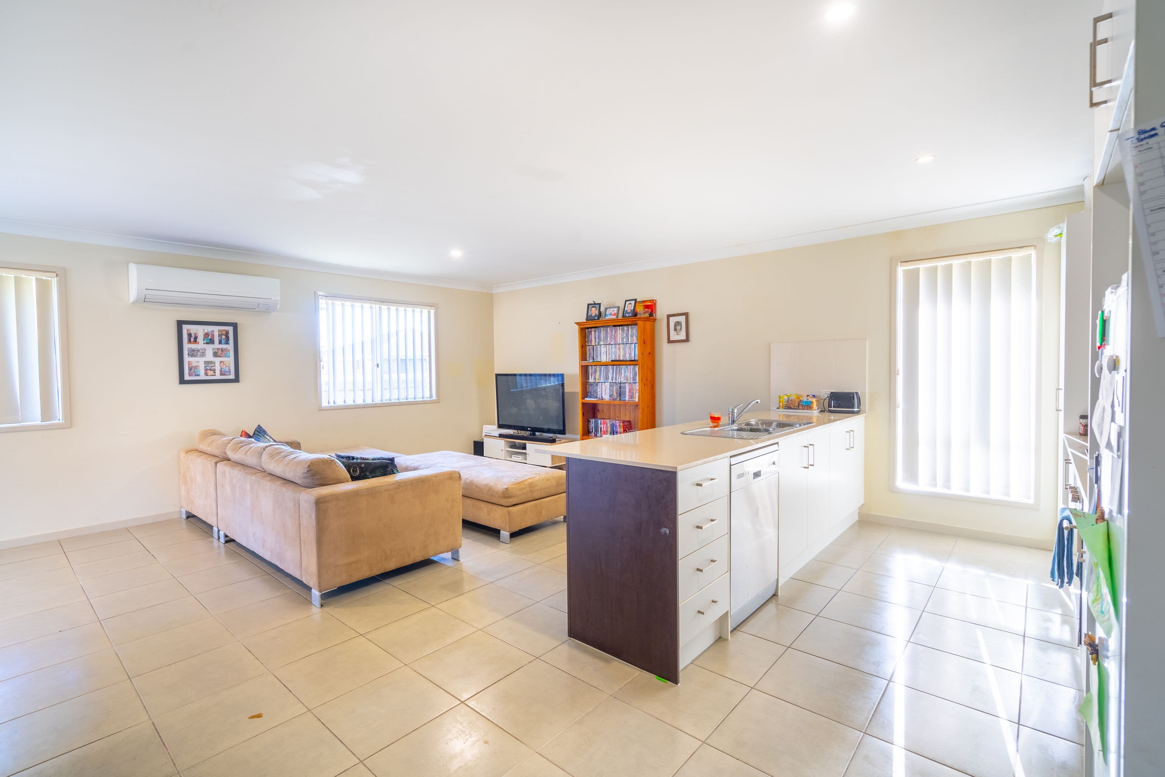 47 Oxford Street, North Booval QLD 4304, North Booval - Thumbnail 4