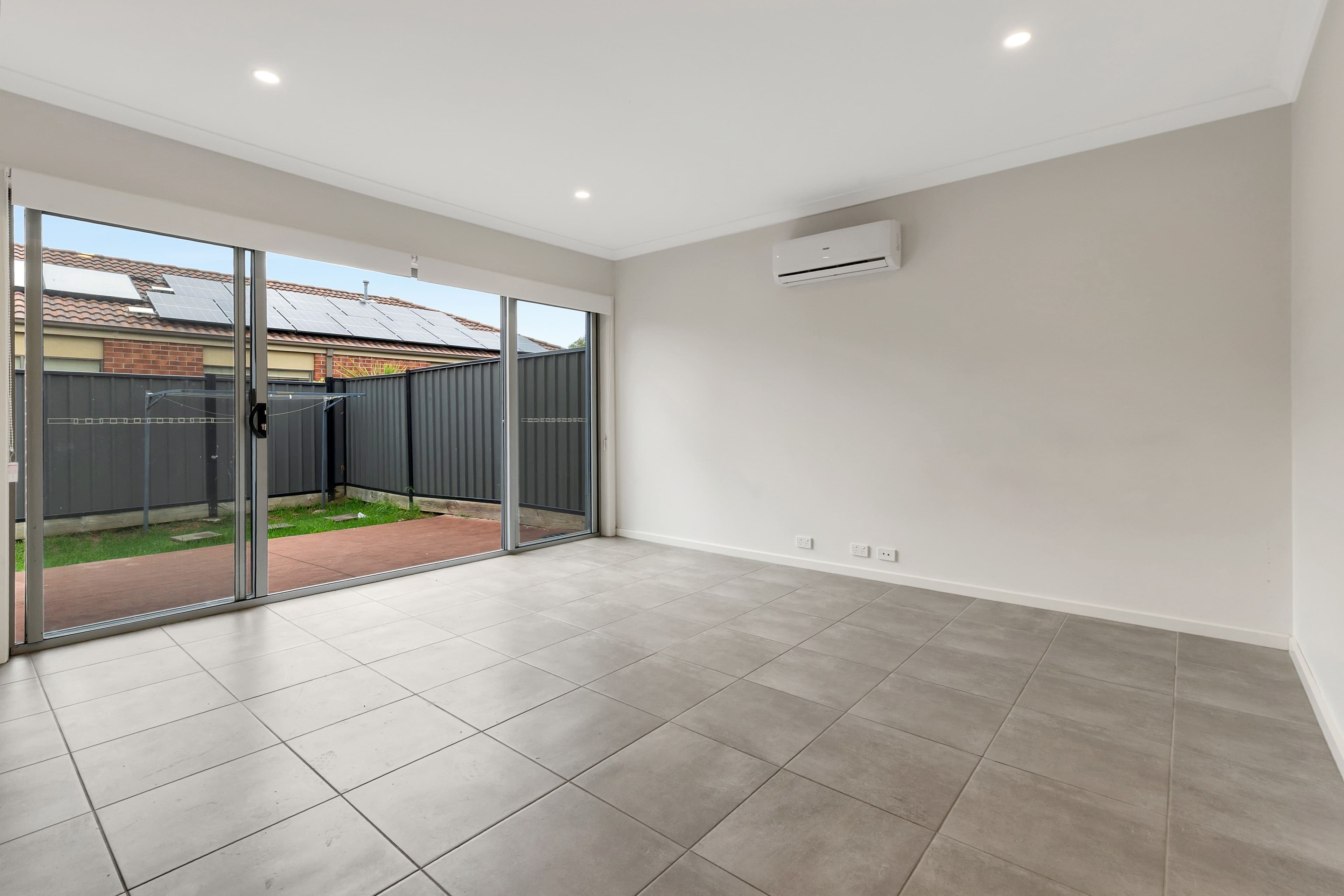 2 Vedro Road, Craigieburn VIC 3064, Craigieburn - Thumbnail 2
