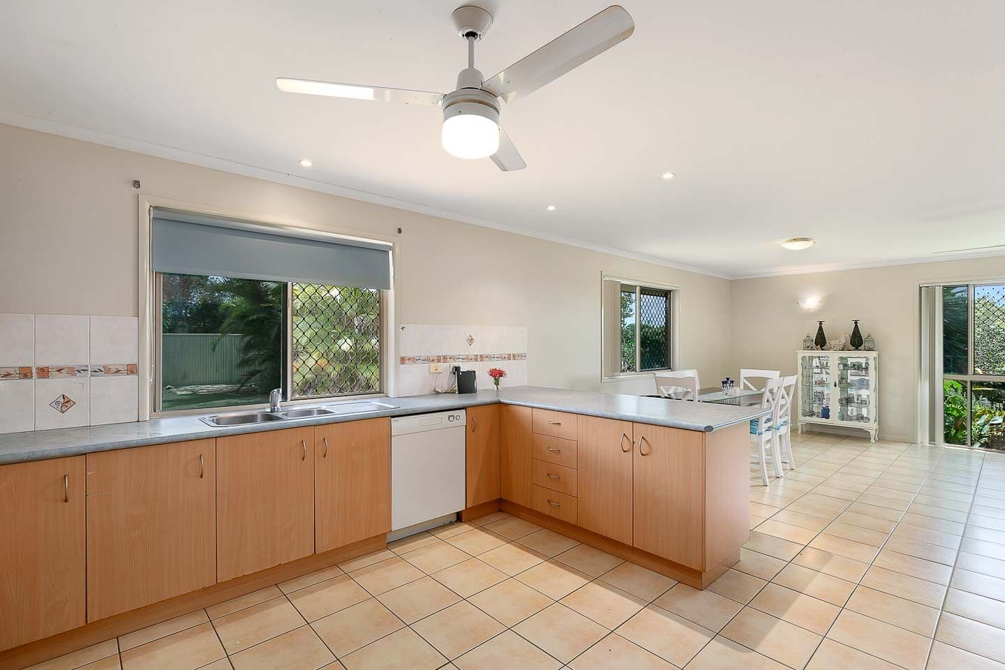 51 Carls Road, Dundowran QLD 4655, Dundowran - Thumbnail 3