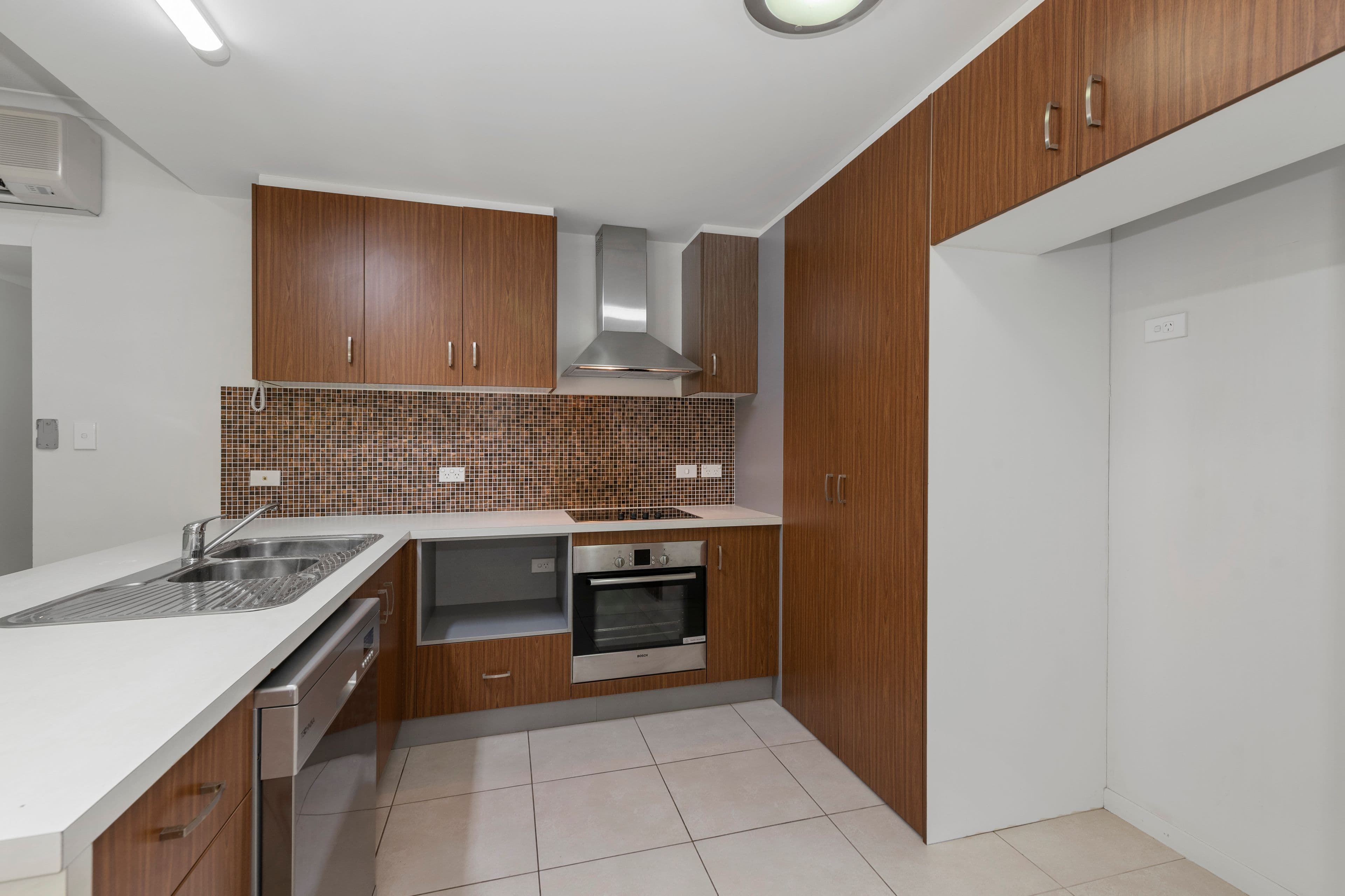 159-163 Riverside Boulevard, Douglas QLD 4814, Douglas - Thumbnail 2