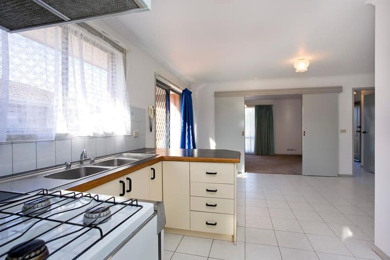 31 Govett Crescent, ST ALBANS PARK VIC 3219, St Albans Park - Thumbnail 6
