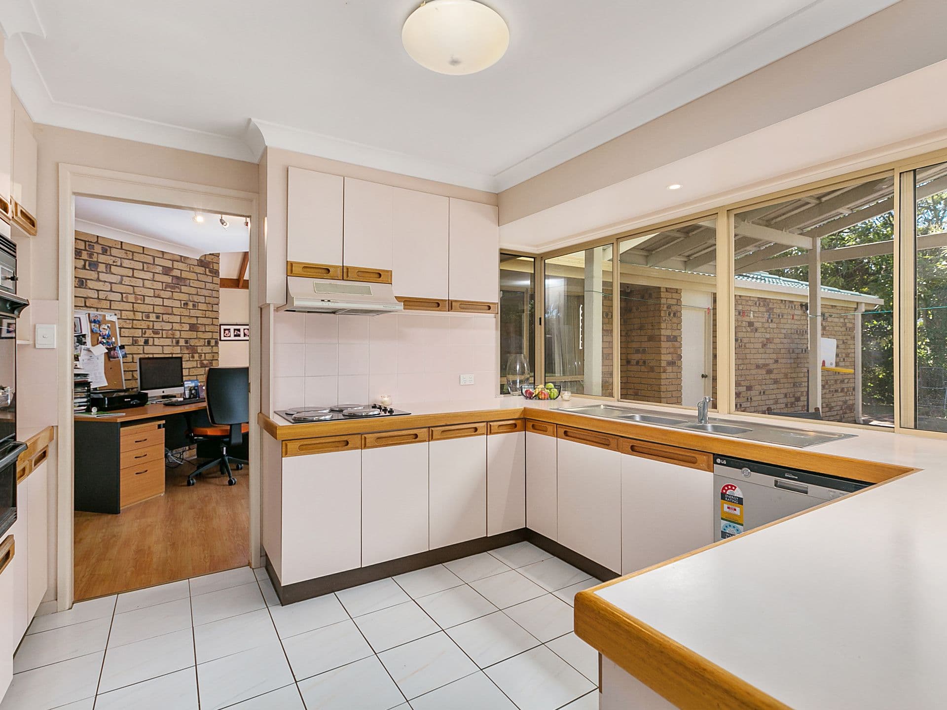 12 MacKay Court, Alexandra Hills QLD 4161, Alexandra Hills - Thumbnail 6