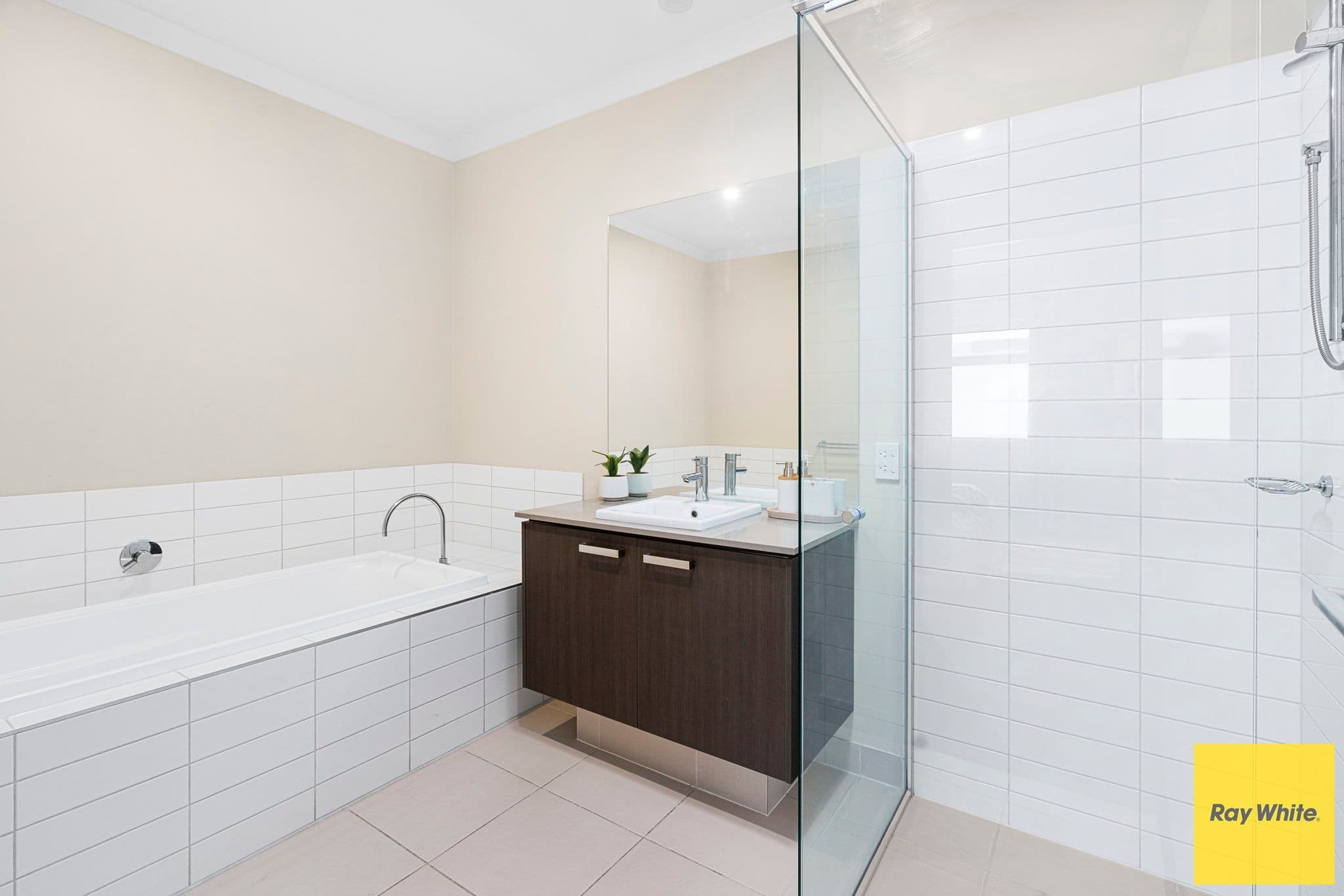 8 Crombie Lane, Point Cook VIC 3030, Point Cook - Thumbnail 7
