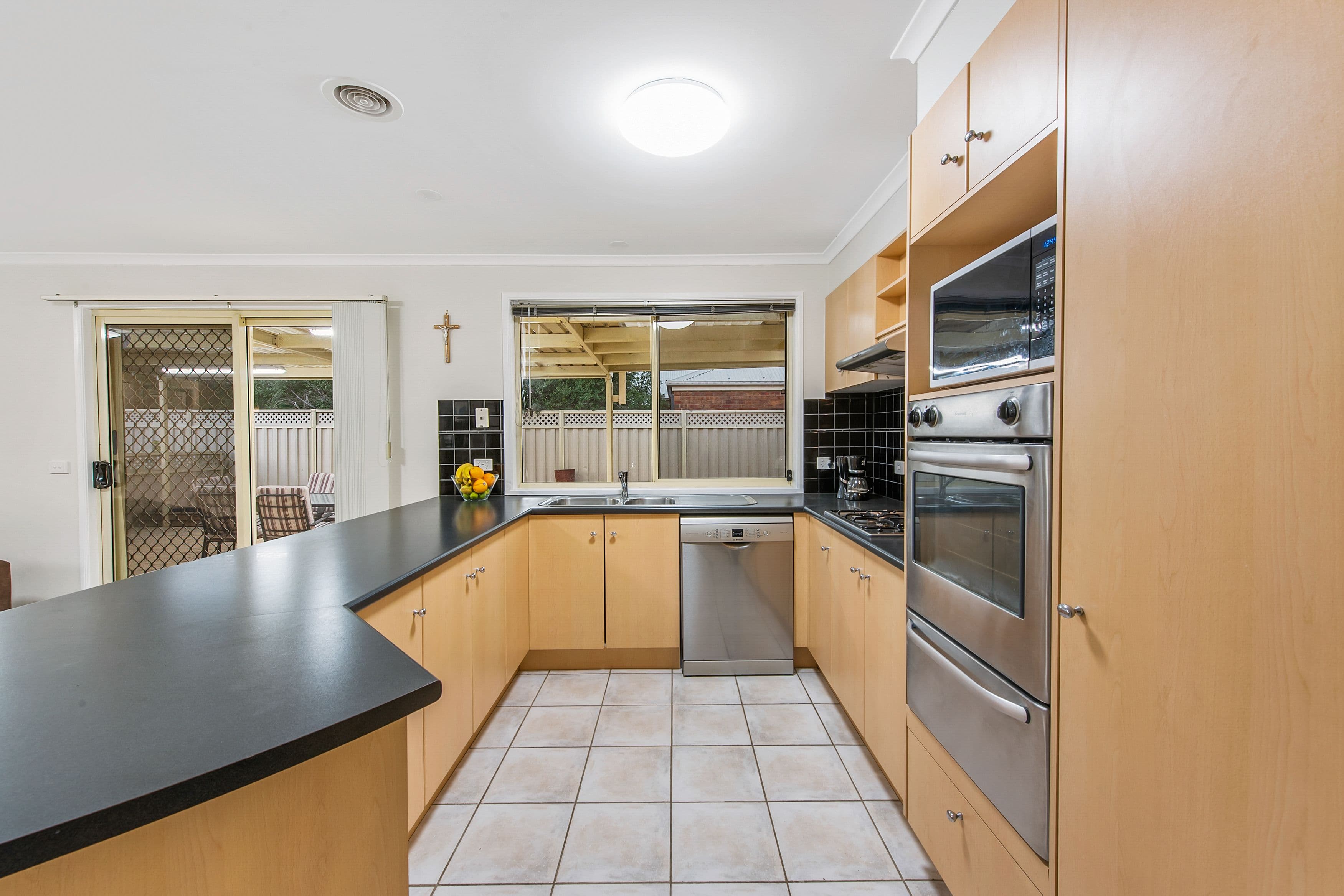 10 Lorraine Court, Hillside VIC 3037, Hillside - Thumbnail 3