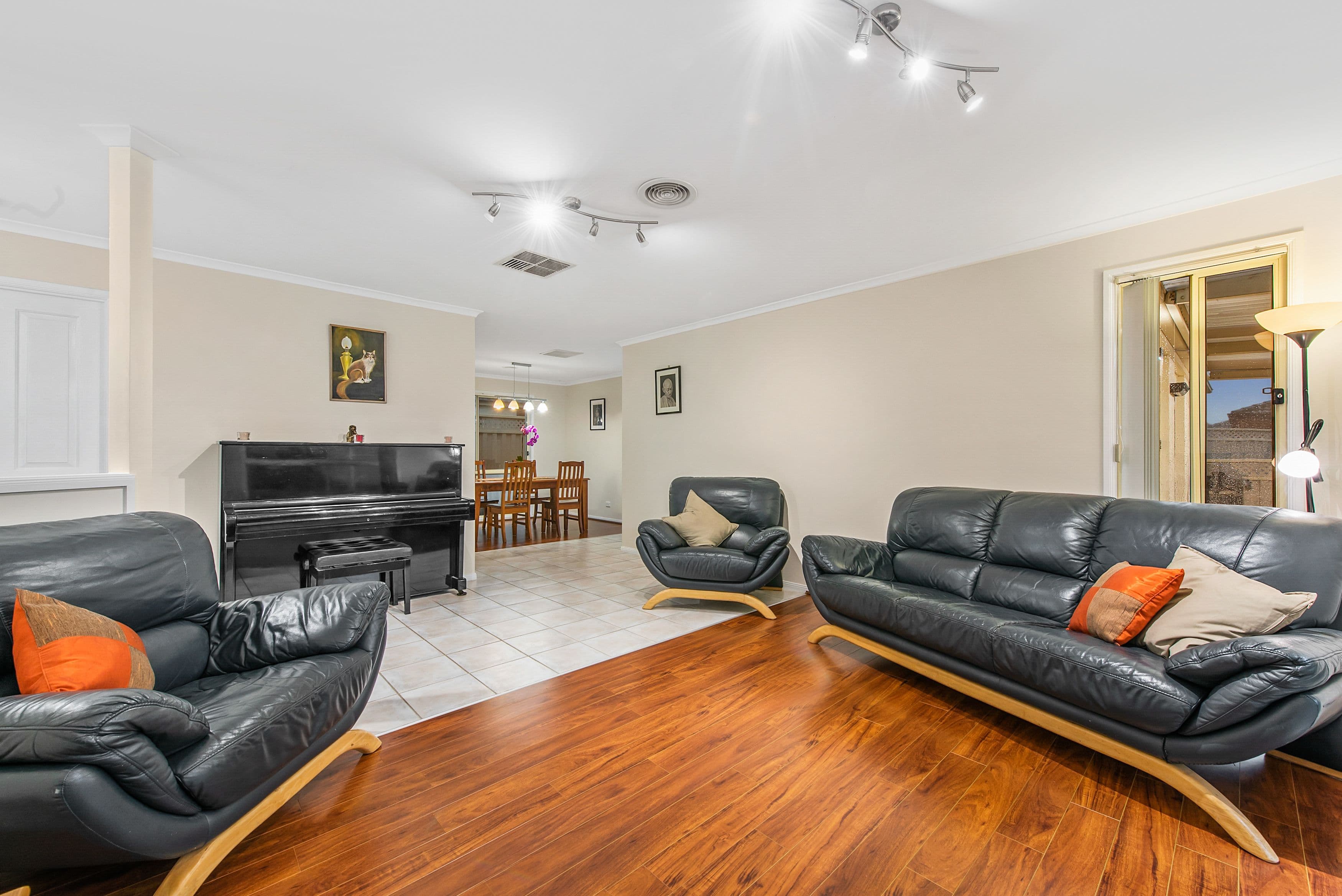 10 Lorraine Court, Hillside VIC 3037, Hillside - Thumbnail 4