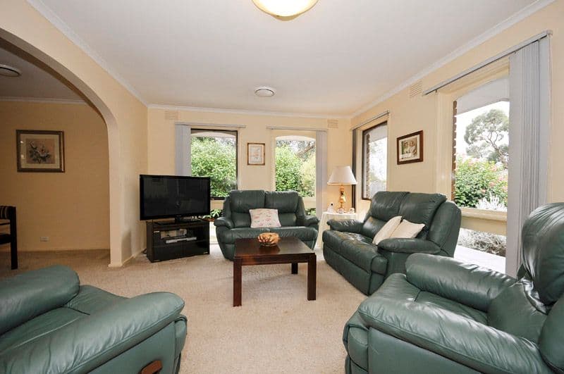 8  Snow Court, THE BASIN VIC 3154, The Basin - Thumbnail 2