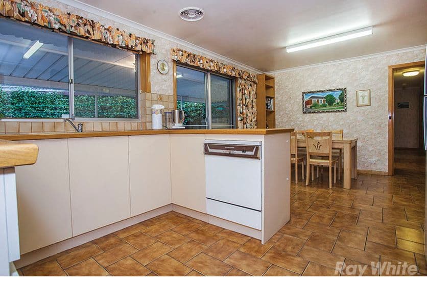 1 Fernbank Crescent, Mulgrave VIC 3170, Mulgrave - Thumbnail 4
