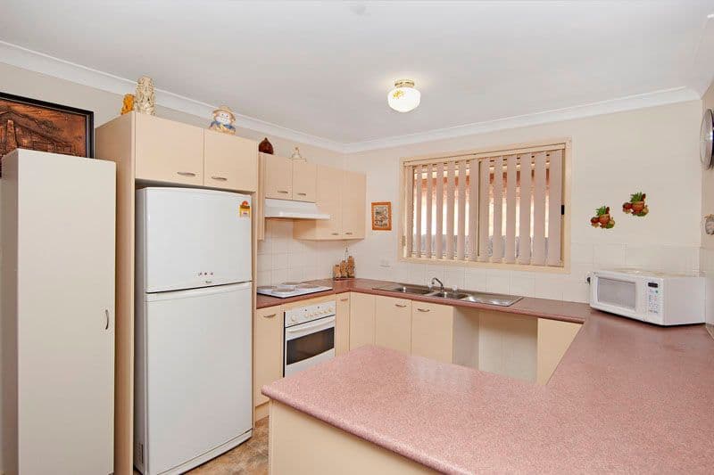 257 Cresthaven Avenue, BATEAU BAY NSW 2261, Bateau Bay - Thumbnail 2