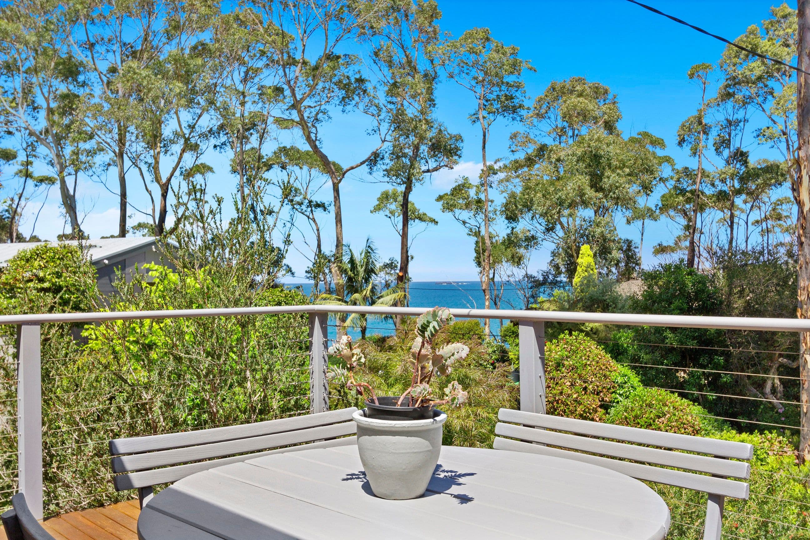 25 Denham Avenue, Denhams Beach - Image 1