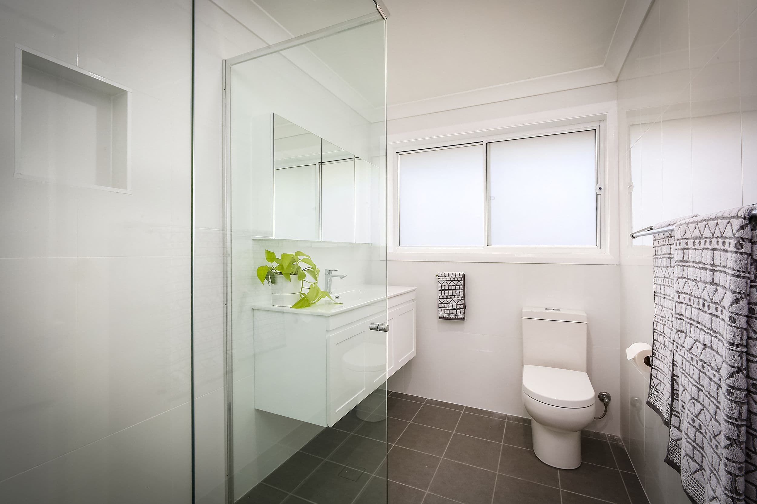 21 Commonwealth Avenue, Blackwall - Thumbnail 7