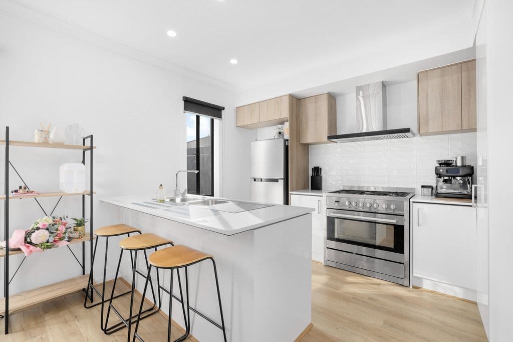 20 Fitzrovia Drive, Wyndham Vale VIC 3024, Wyndham Vale - Thumbnail 2