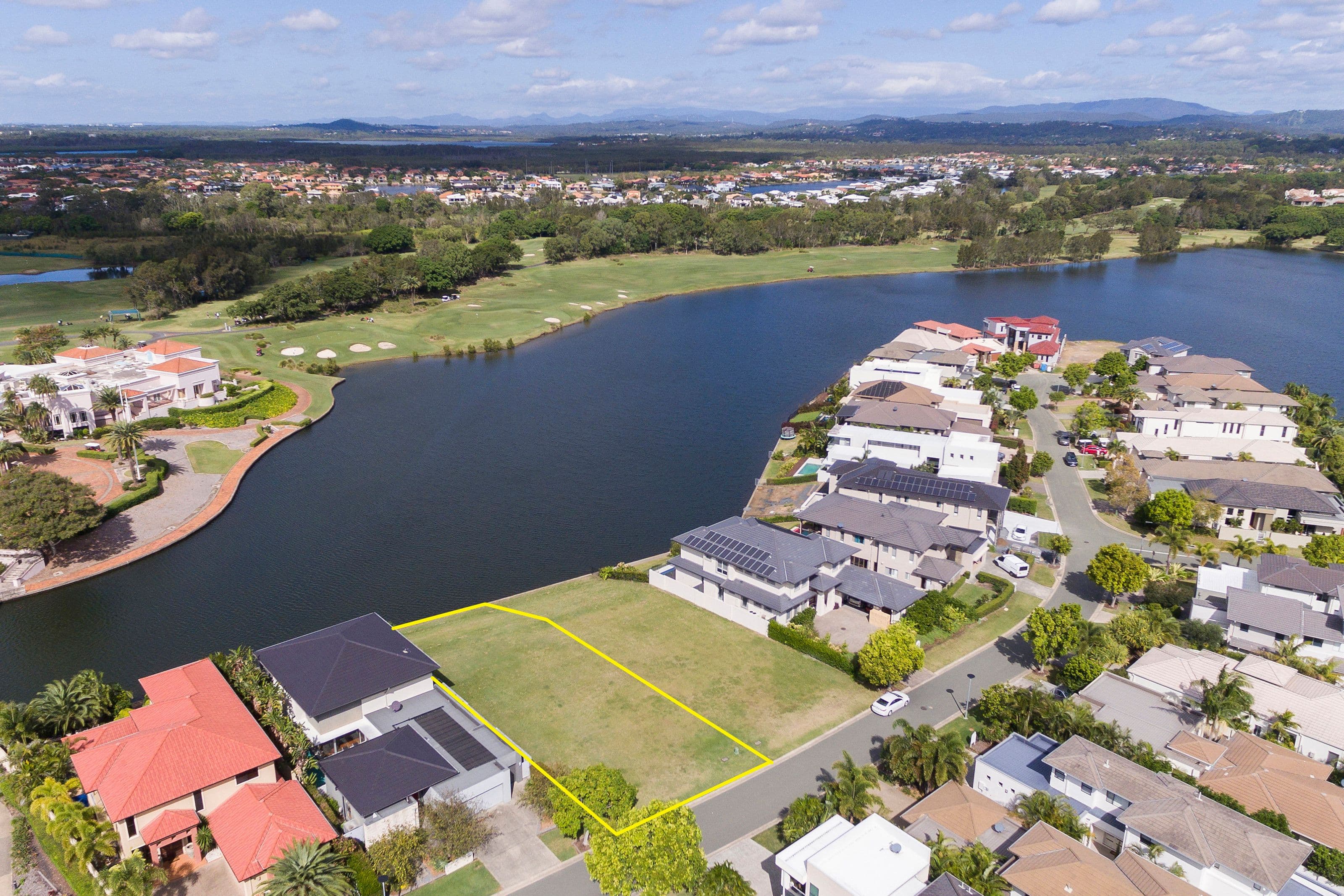 6183 Bolsena Circuit, Hope Island QLD 4212, Hope Island - Thumbnail 5