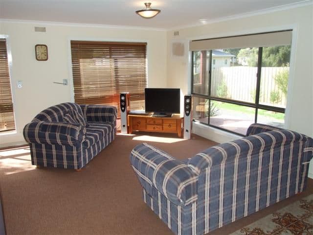 43 Hobsons Parade, Cowes VIC 3922, Cowes - Thumbnail 2